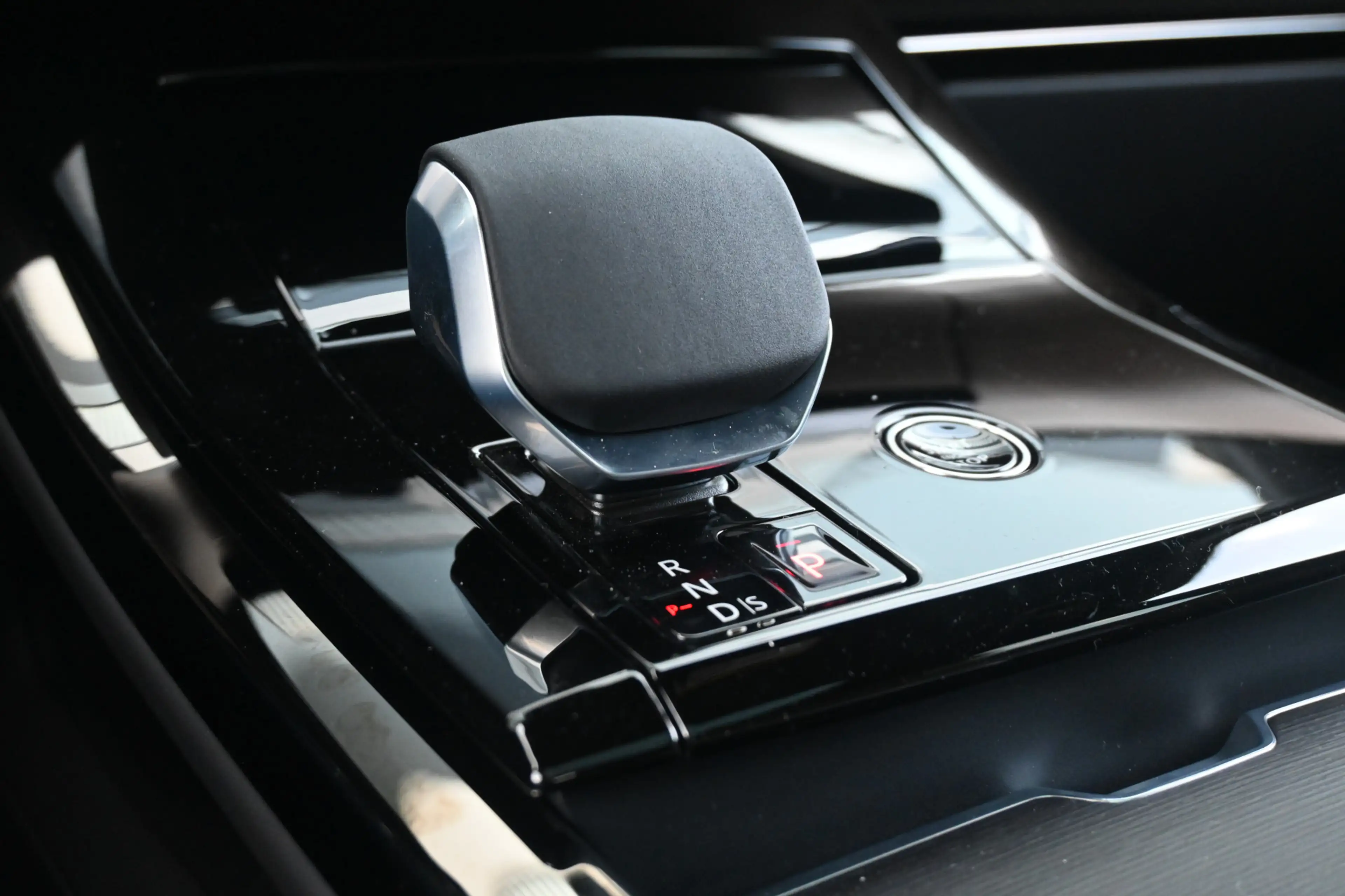 Land Rover Range Rover Sport 3.0 P550e Autobiography Edition PHEV — photo 39