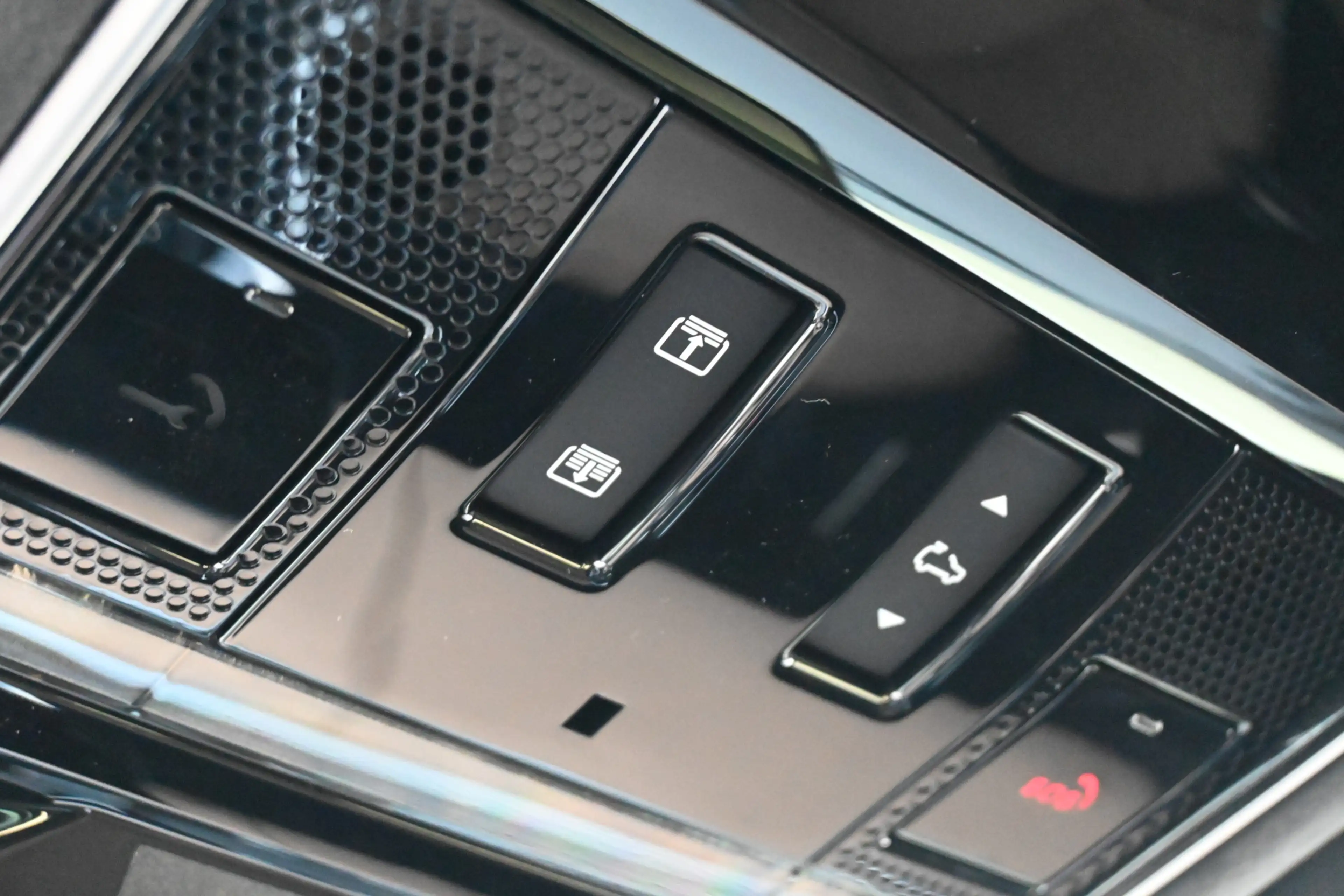 Land Rover Range Rover Sport 3.0 P550e Autobiography Edition PHEV — photo 23
