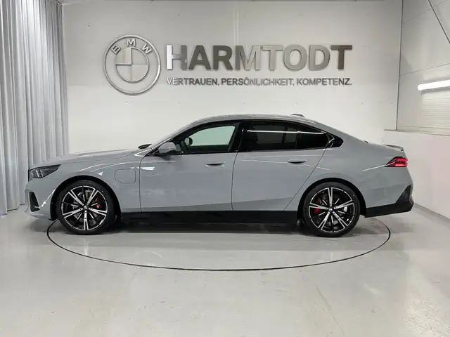 BMW 530 e xDrive *M-Sportpaket Pro* Ansicht 4