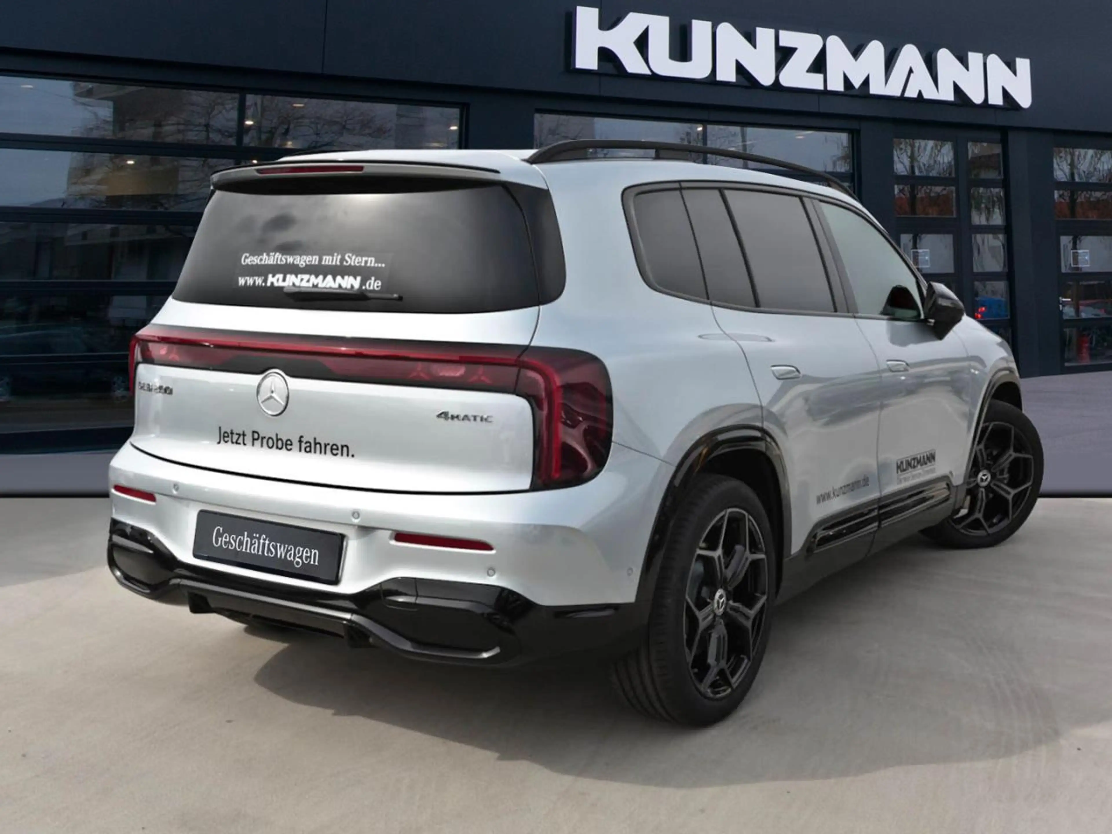 Mercedes-Benz GLB 200 4MATIC AMG Night Panorama Easy-Pack AHK — photo 3