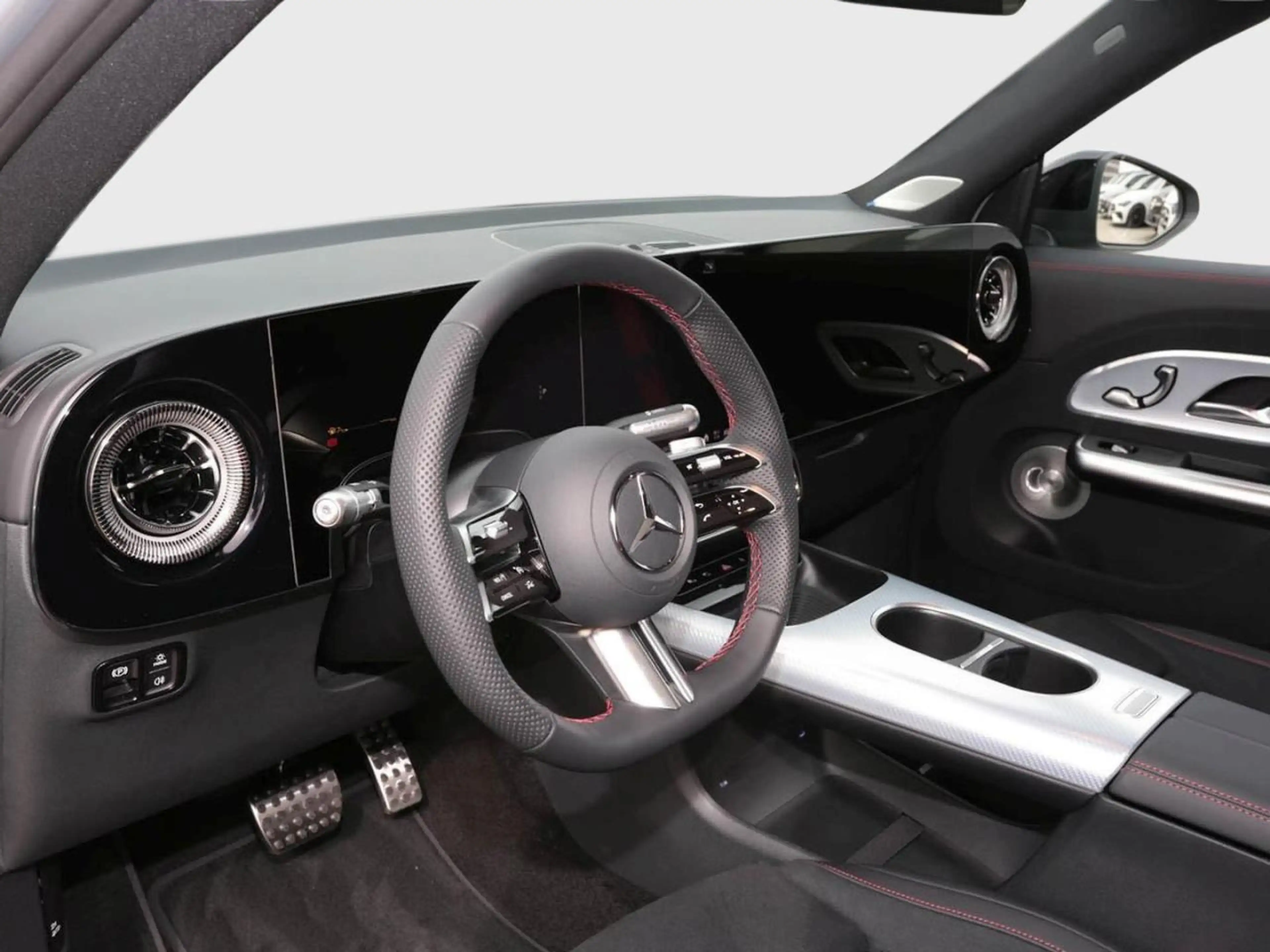 Mercedes-Benz GLB 200 4MATIC AMG Night Panorama Easy-Pack AHK — photo 7