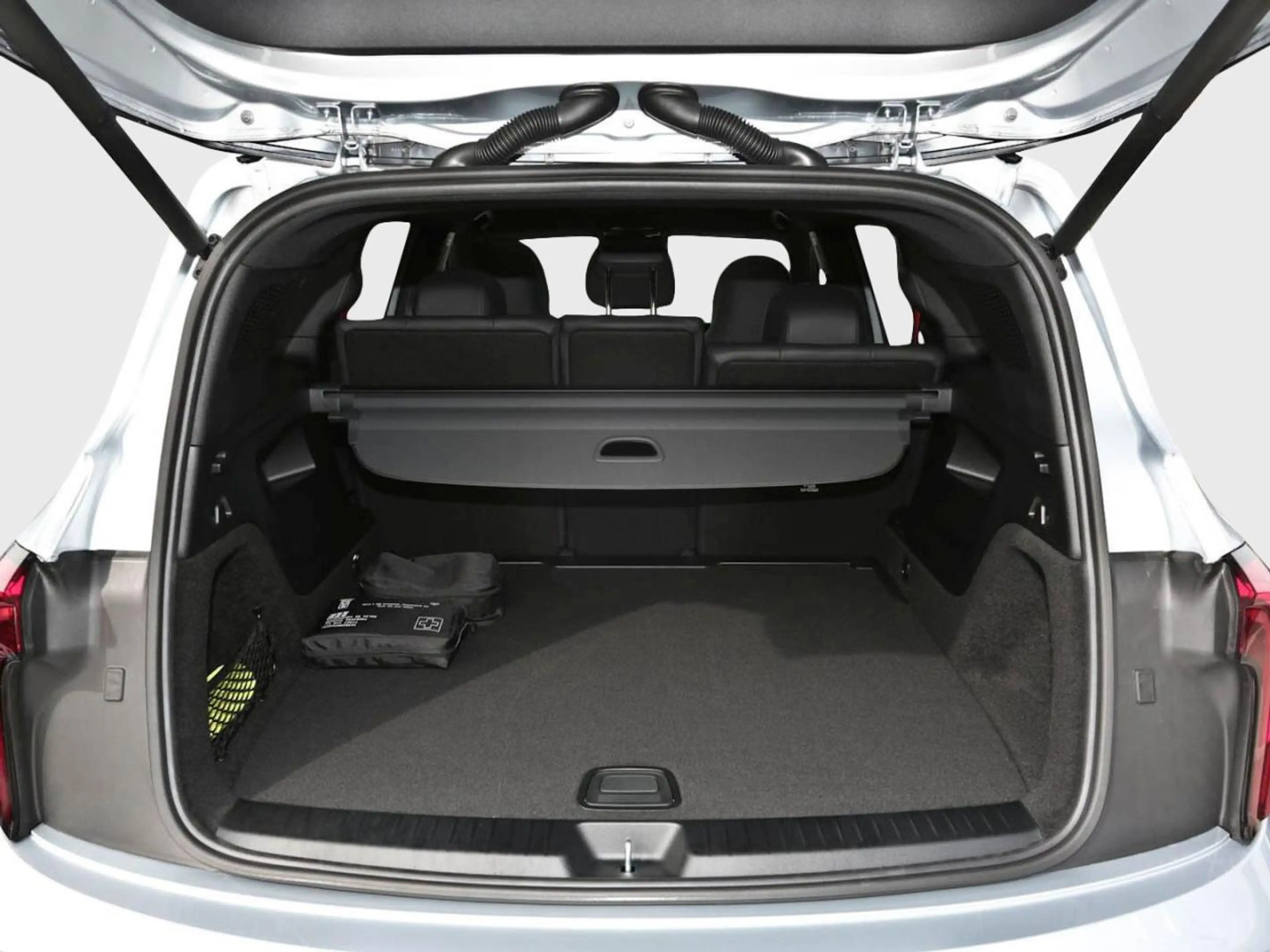 Mercedes-Benz GLB 200 4MATIC AMG Night Panorama Easy-Pack AHK — photo 6