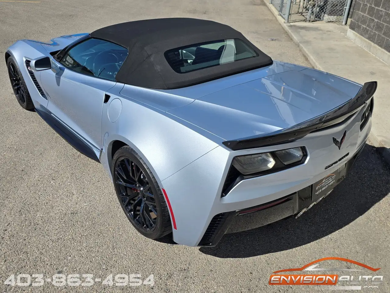 Chevrolet Corvette снимка Chevrolet Corvette