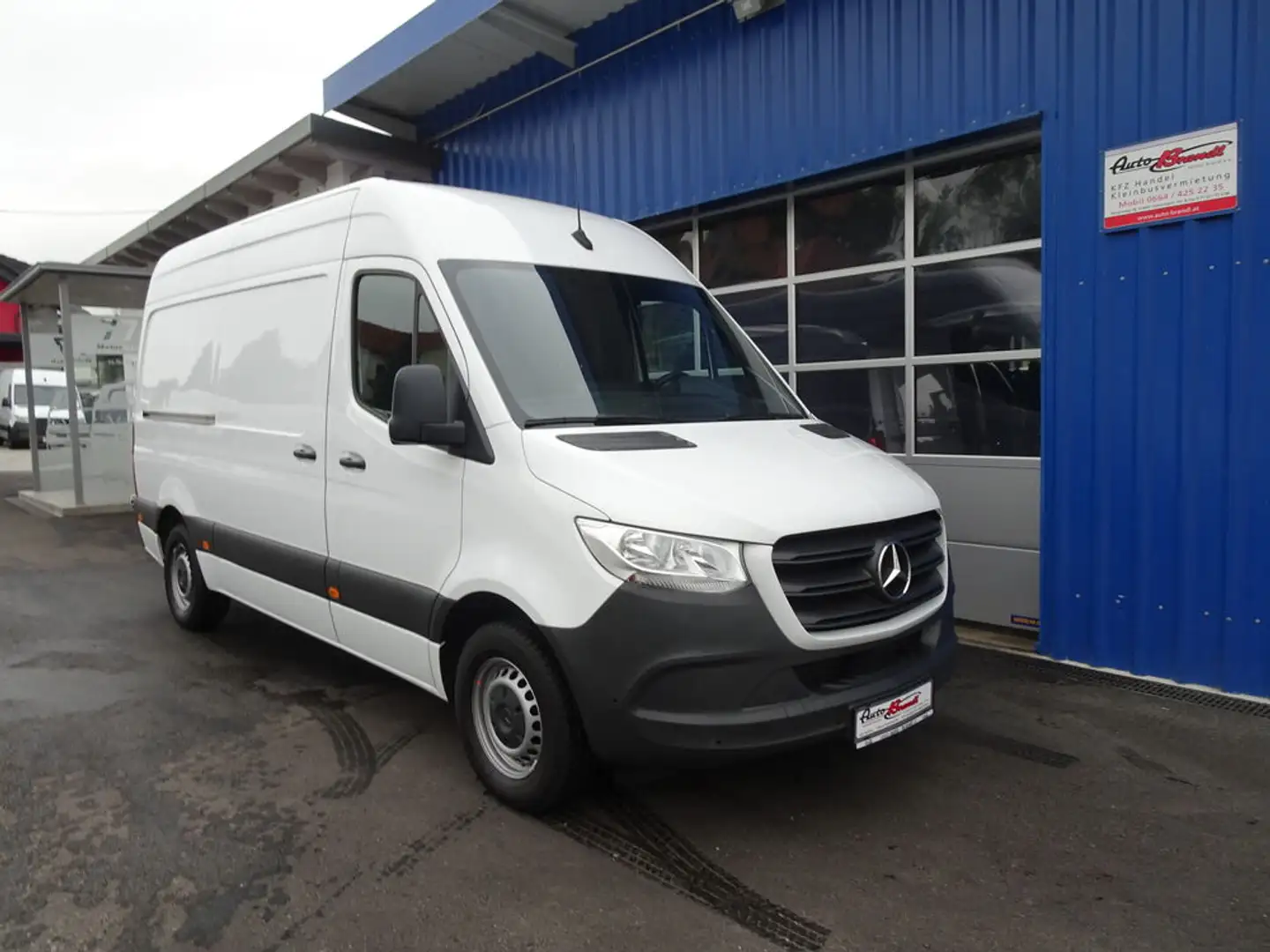 Mercedes-Benz Sprinter 317 CDI Kasten L2H2 RWD / AHK 3500 KG Weiß - 1