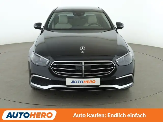 Mercedes-Benz E-Class view 9