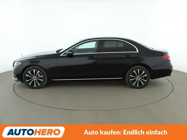 Mercedes-Benz E-Class view 3