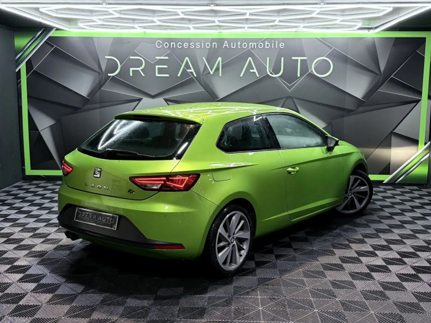 SEAT Leon 1.8 TSI 180CH FR START\u0026STOP Vert - 2