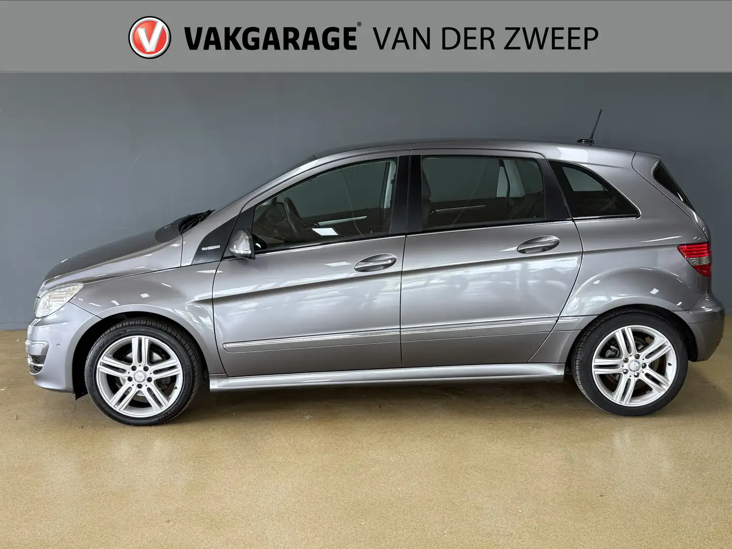 Mercedes-Benz B 180 BlueEFFICIENCY Business Class Grijs - 2