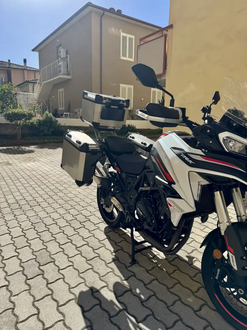 Benelli TRK 702 Biały - 2