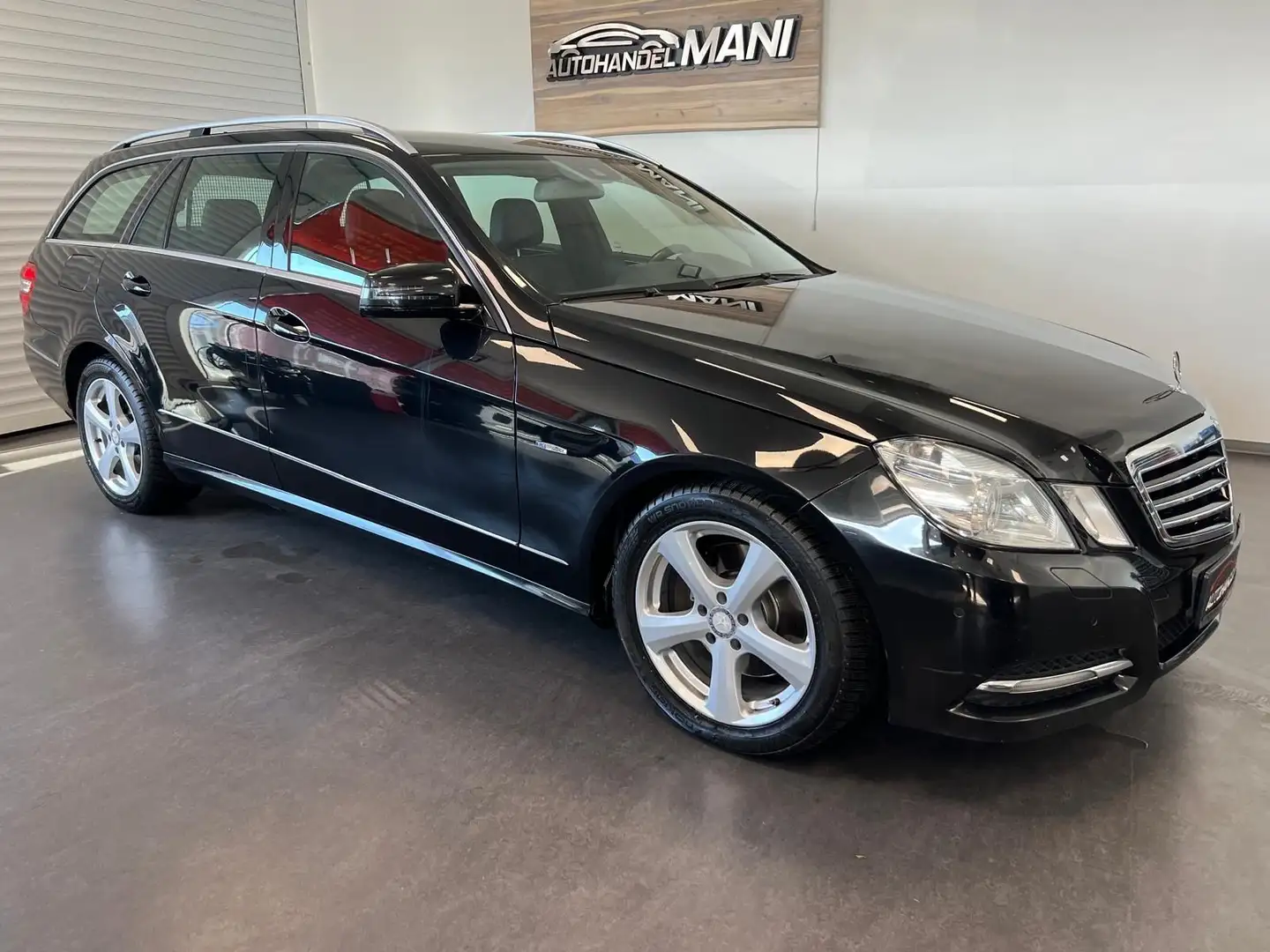 Mercedes-Benz E 350 E CDI - /Leder/AHK/PDP/Tempomat/Bi-Xenon/ Schwarz - 1