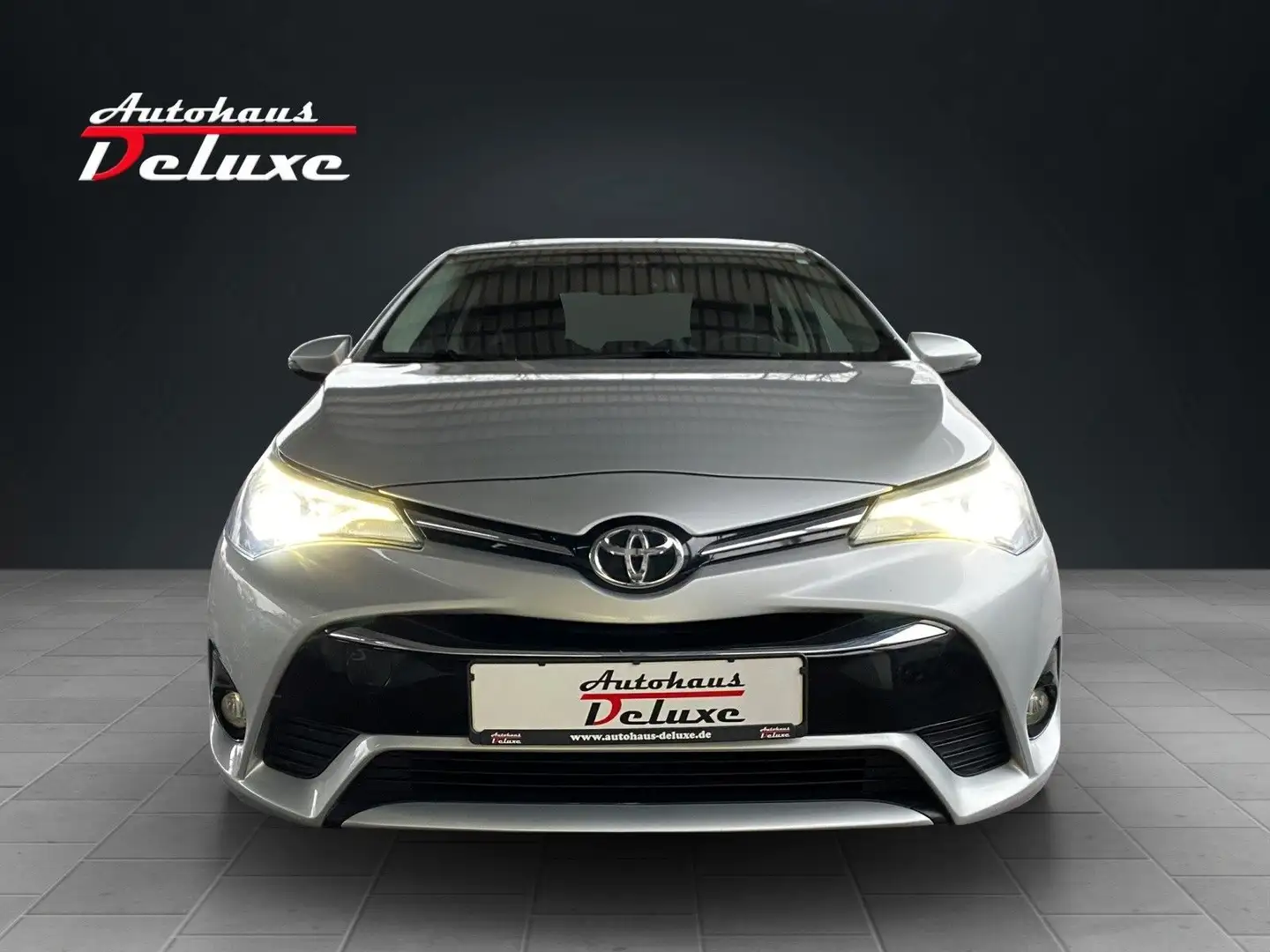 Toyota Avensis 1,8 BUSINESS EDITION NAVI-KAMERA-BIXENON Argento - 2