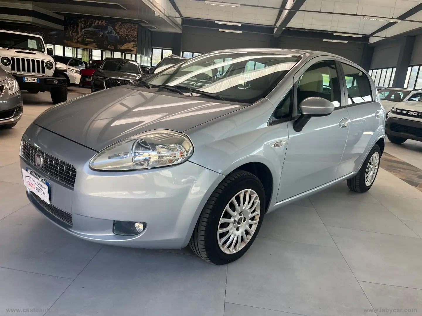 Fiat Grande Punto 1.4 5p. Fun CON 47800 KM Grau - 1