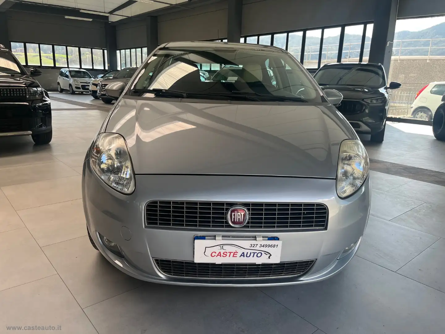 Fiat Grande Punto 1.4 5p. Fun CON 47800 KM Grau - 2