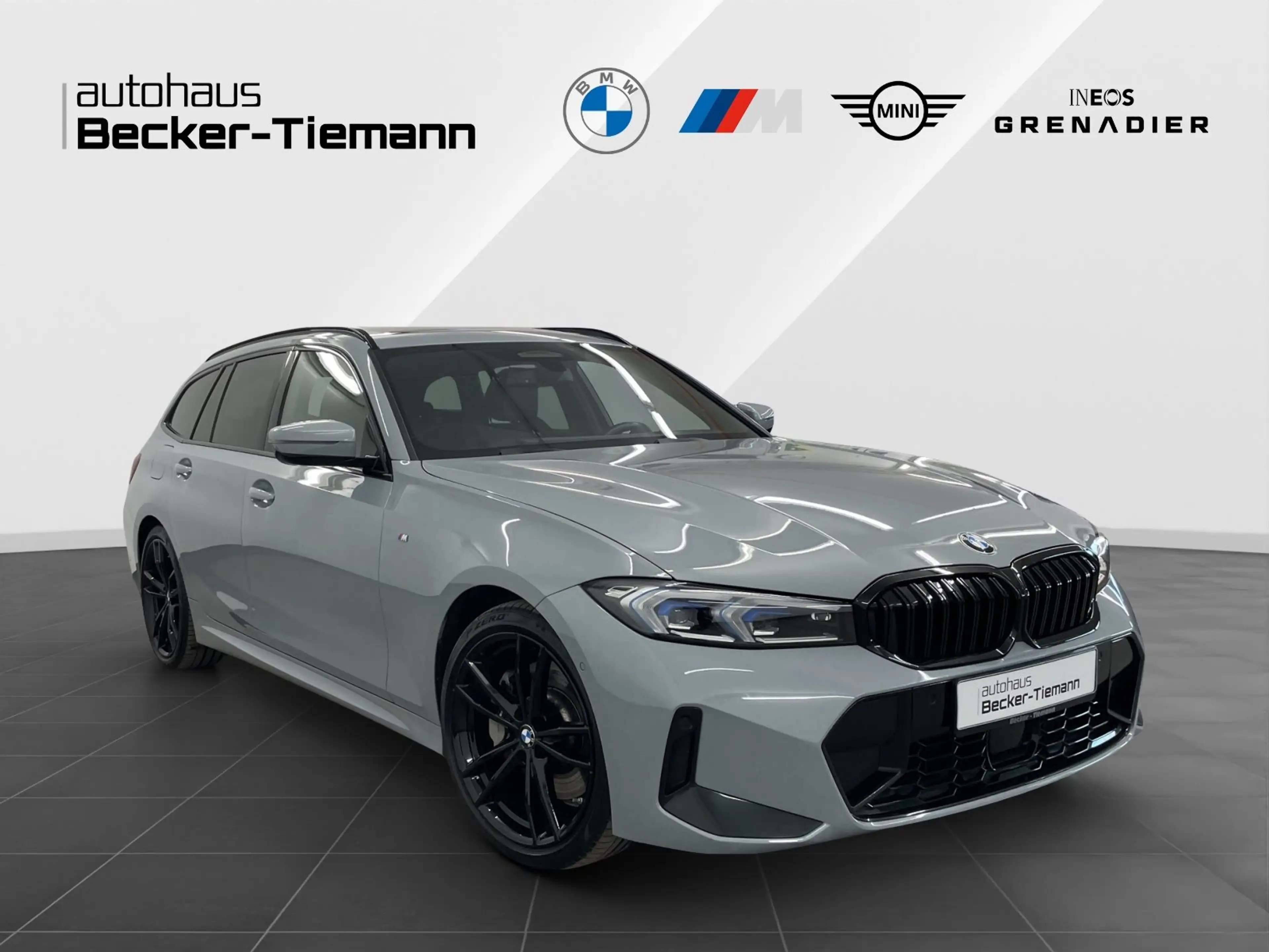 BMW 330 i xDrive Touring — photo 7
