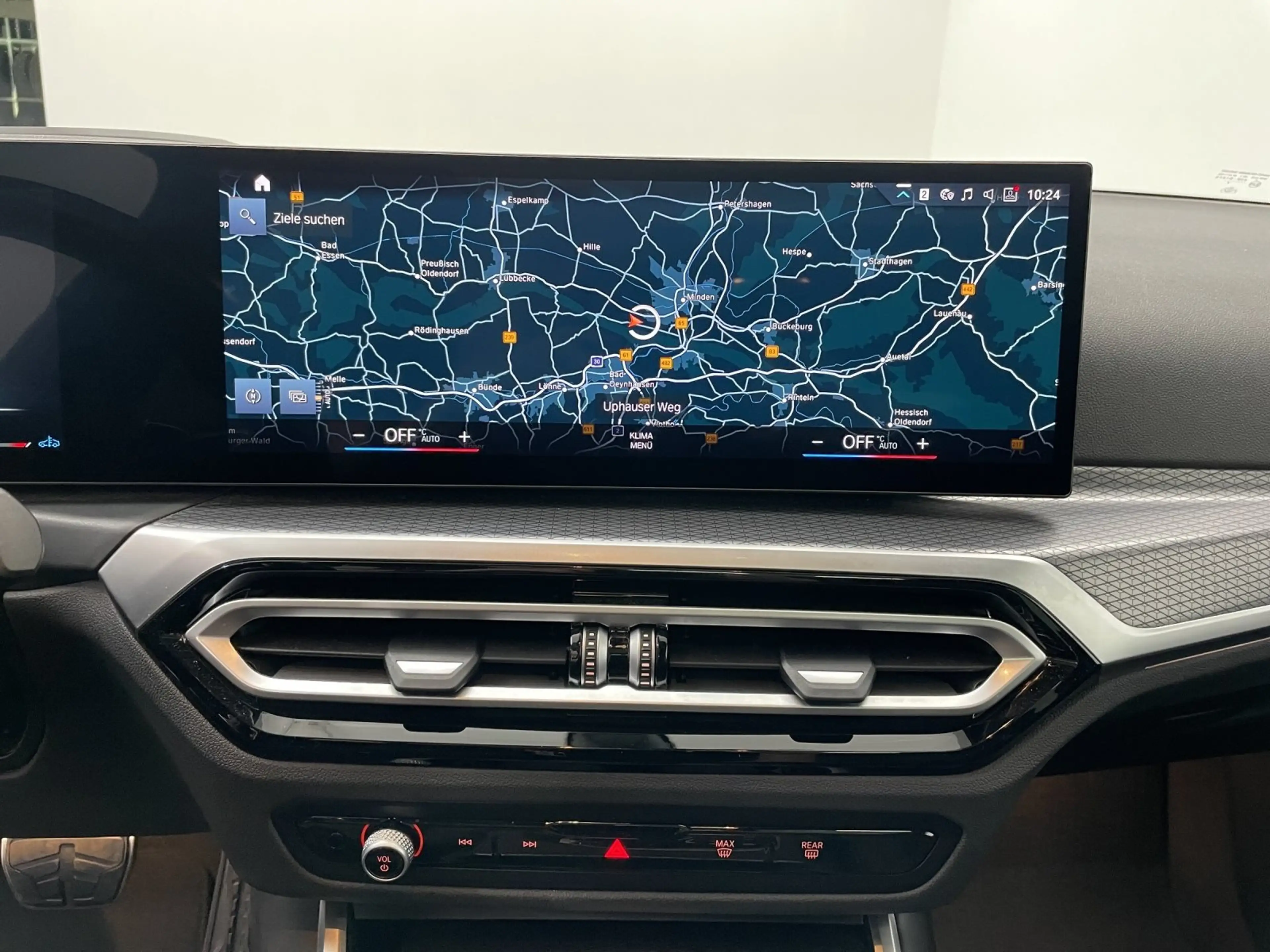 BMW 330 i xDrive Touring — photo 15