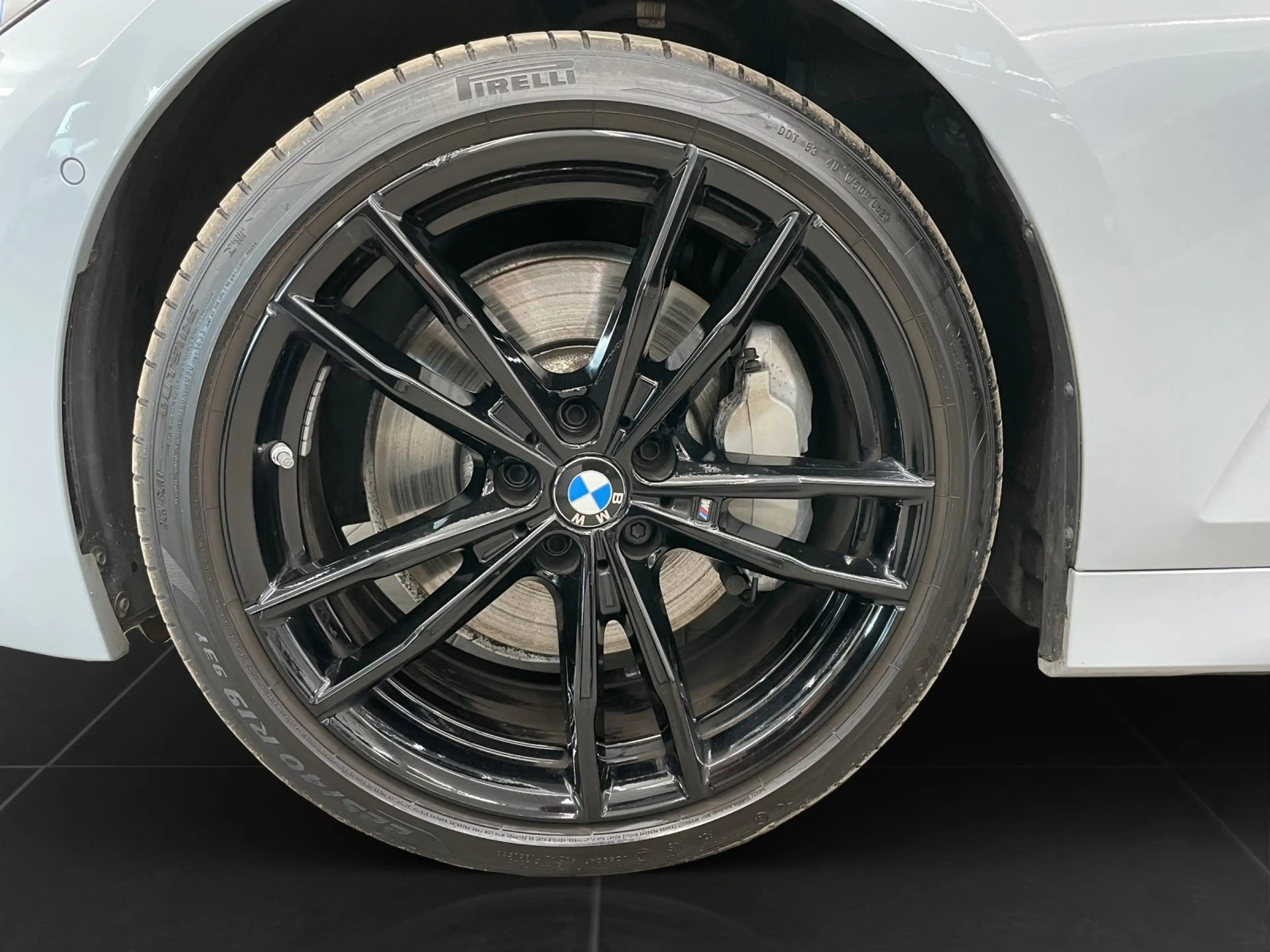 BMW 330 i xDrive Touring — photo 8