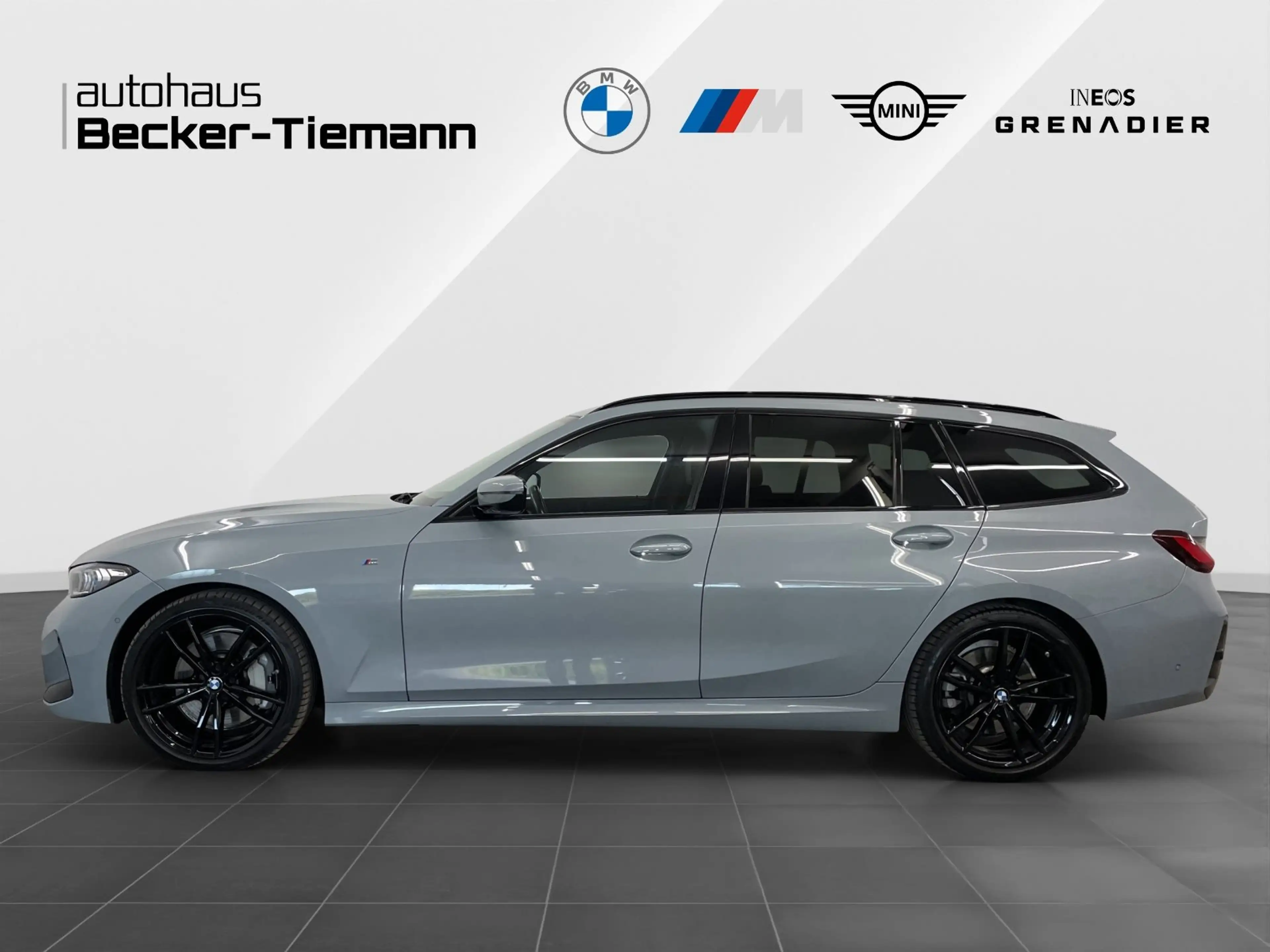 BMW 330 i xDrive Touring — photo 3