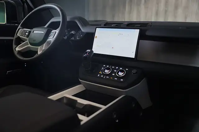 Land Rover Defender view 6