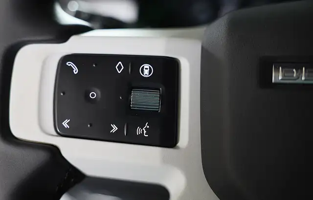 Land Rover Defender view 21
