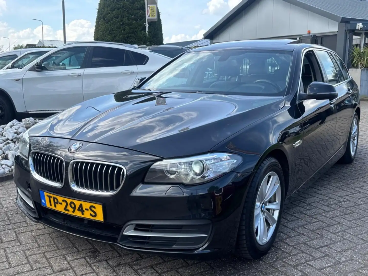 BMW 525 5-serie Touring 525D High Exe Luxury 2014 Panorama Zwart - 1