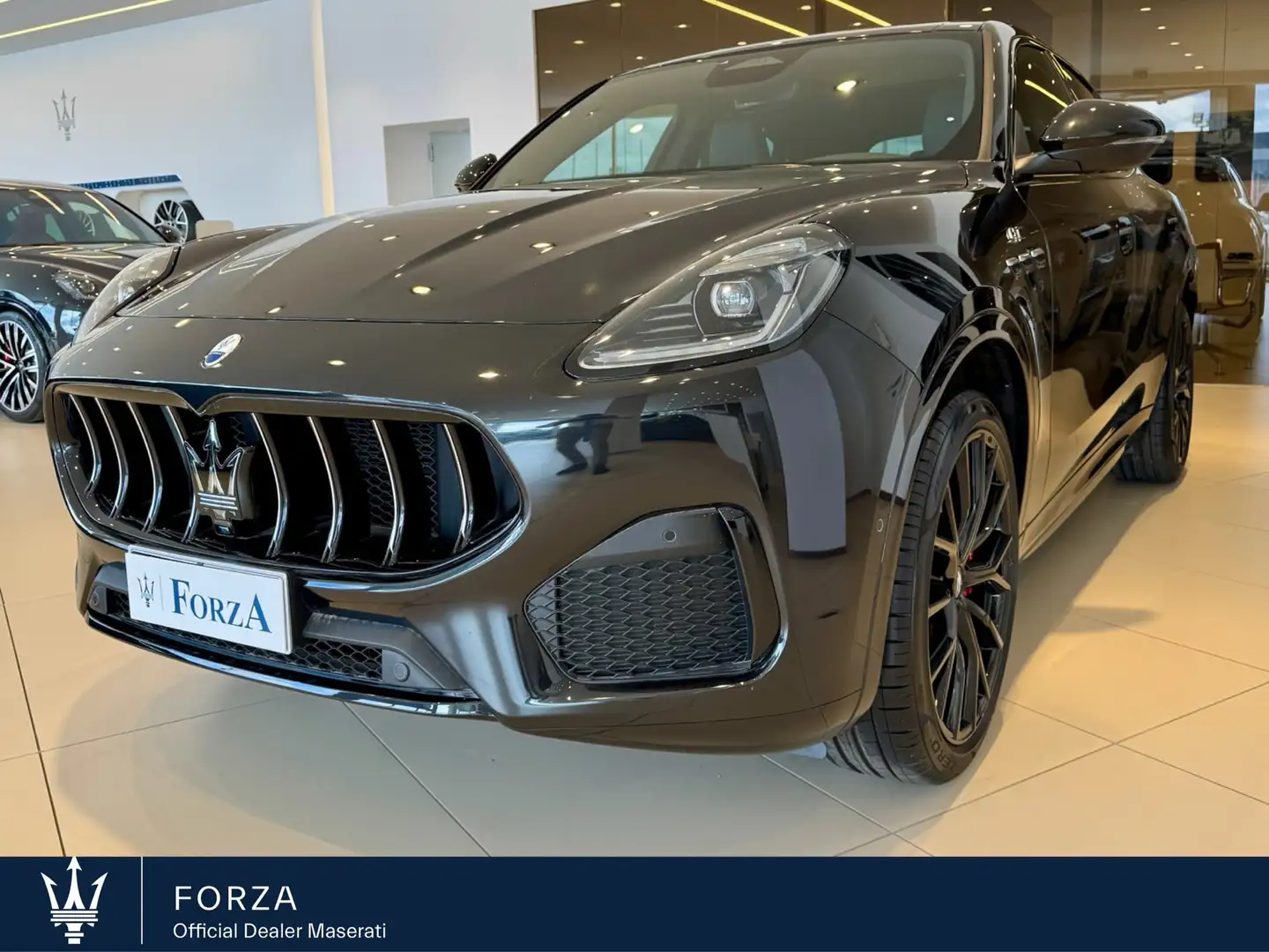 Maserati Grecale 2.0 mhev GT 250cv , Sport pack , C.21", Tetto apr. Schwarz - 1