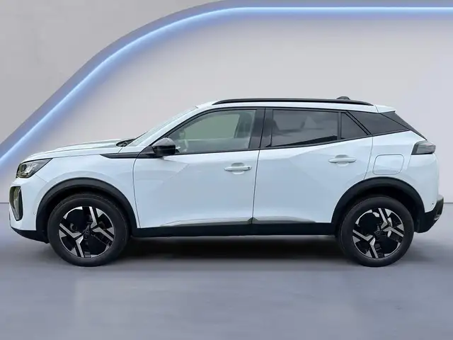 Peugeot 2008 Allure PT 100 mit 360 Grad Kamera