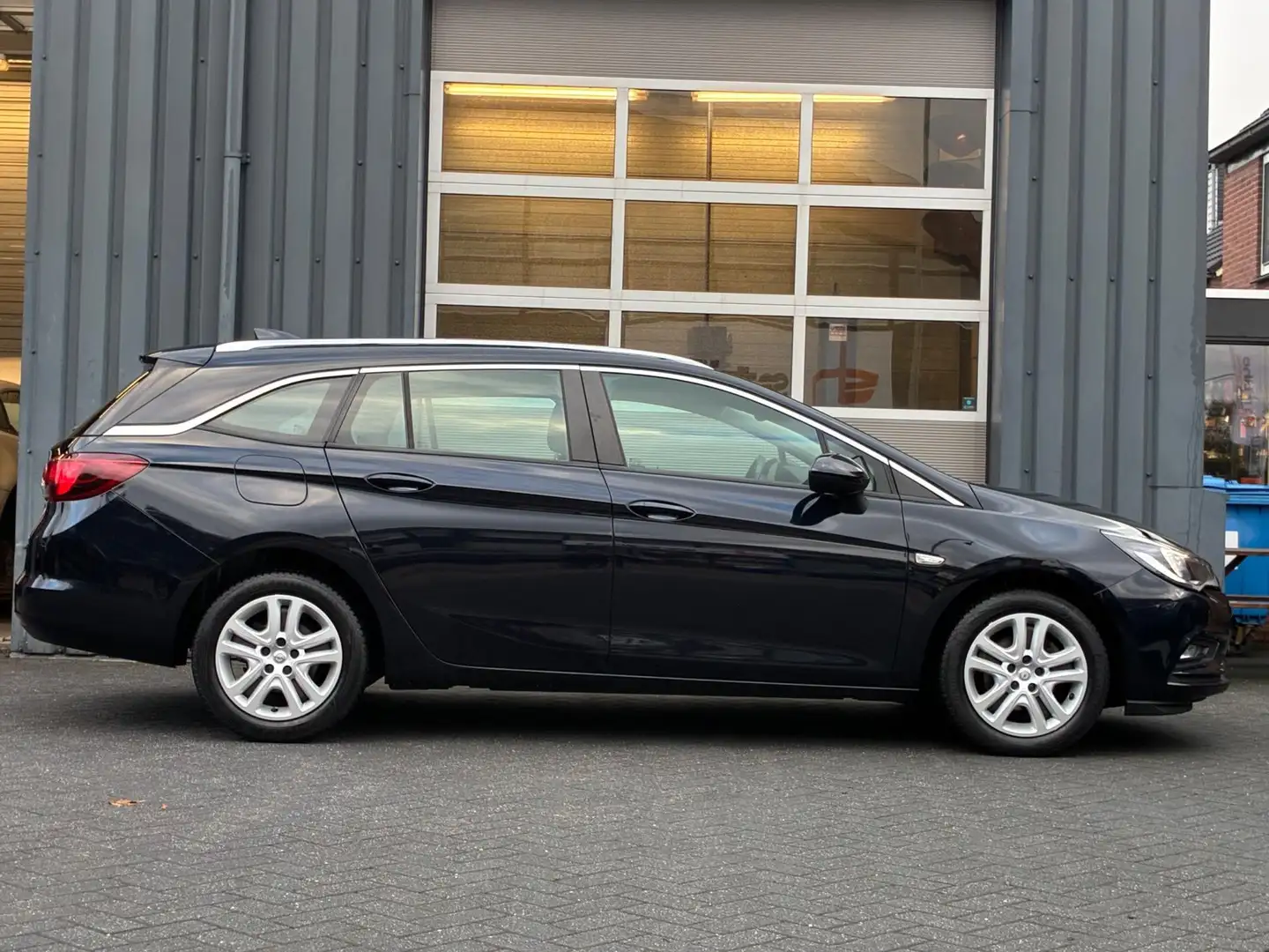 Opel Astra Sports Tourer 1.4 Online Edition Climate controle Blauw - 2