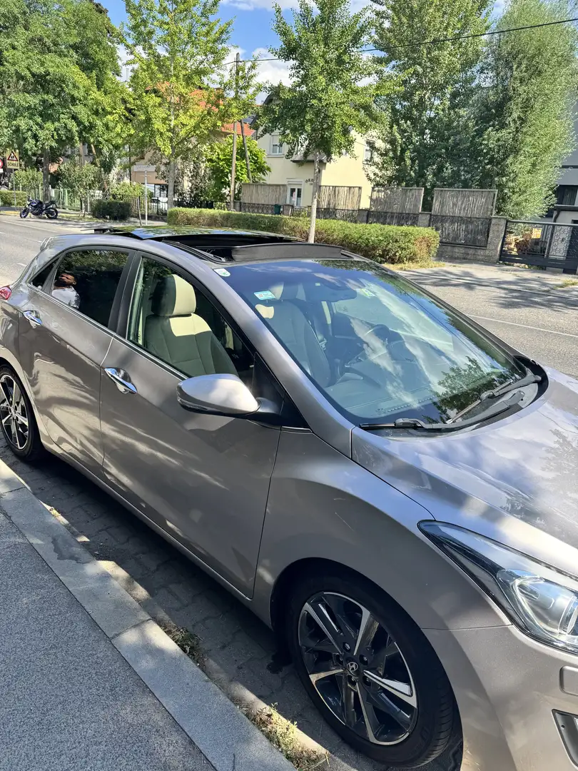 Hyundai i30 1,6 GDI DCT Start/Stopp Premium - 2