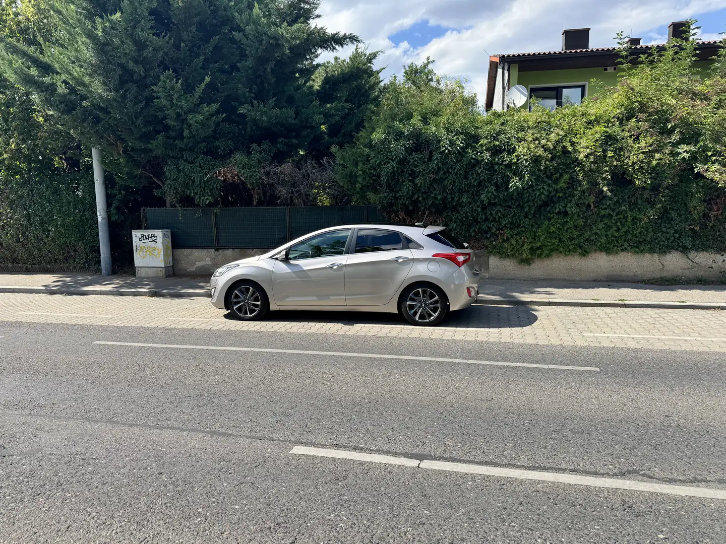 Hyundai i30 1,6 GDI DCT Start/Stopp Premium - 1