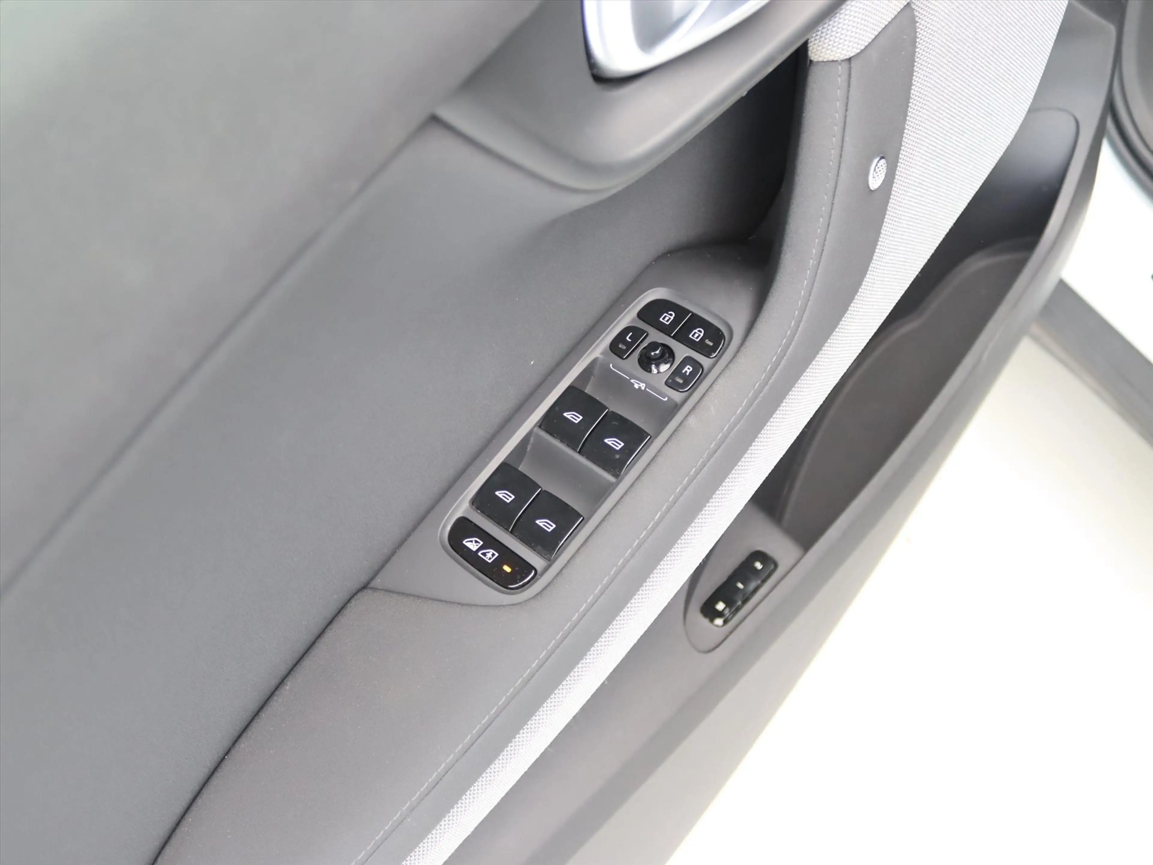 Polestar 2 170kW Long Range Single Motor 231pk Automaat [ WAR — photo 33