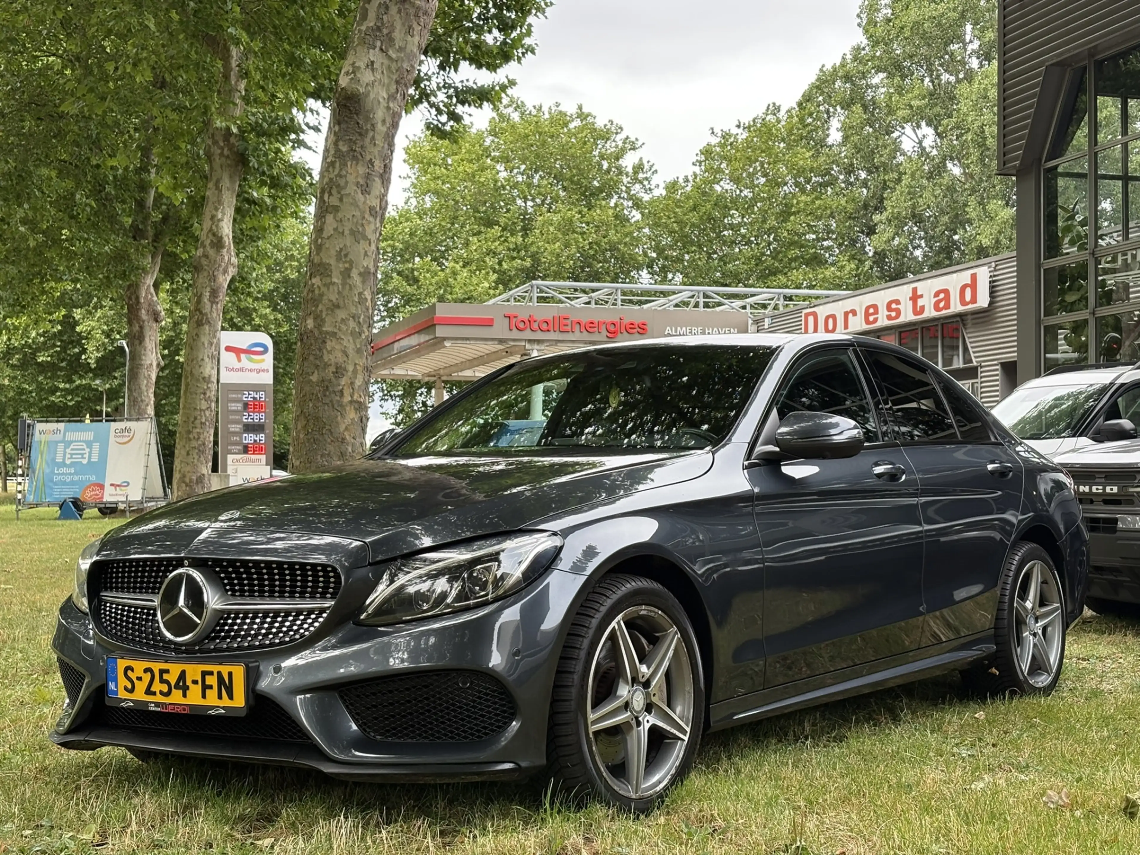 Mercedes-Benz C 250 HUD / 360 / ACC / Navi / Pano — photo 3