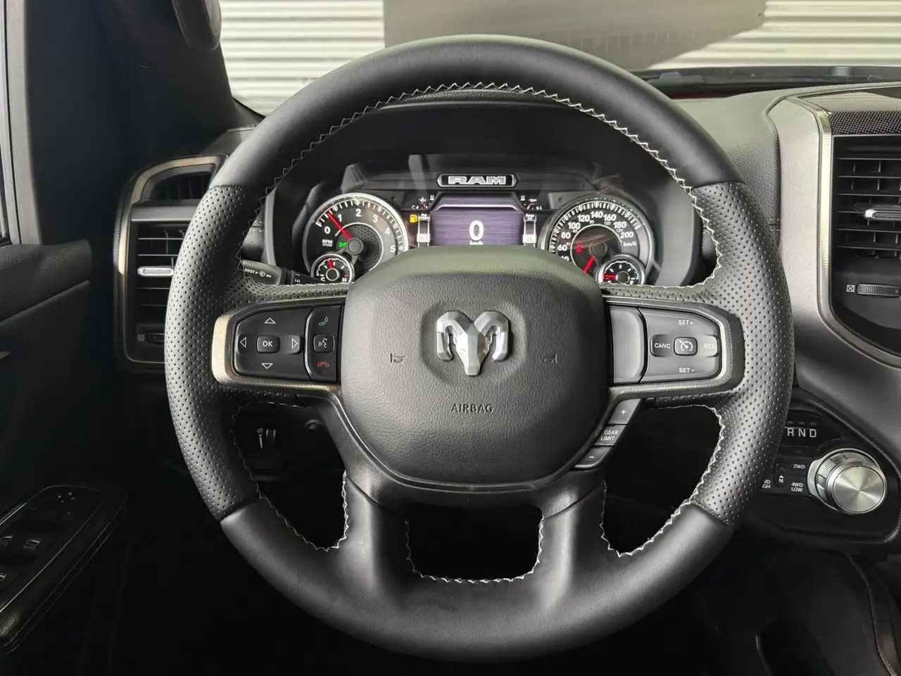 Dodge RAM 2022 — фото 13