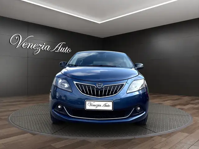 Lancia Ypsilon view 2
