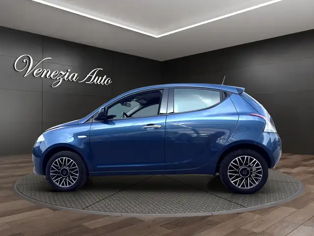 Lancia Ypsilon view 3