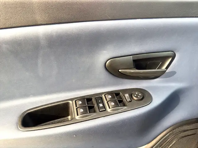 Lancia Ypsilon view 15
