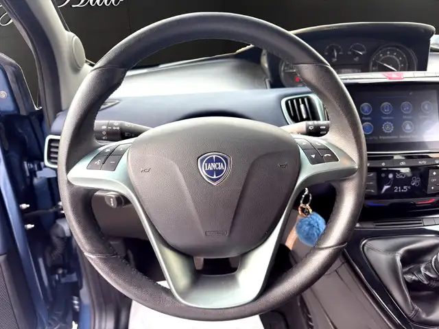 Lancia Ypsilon view 14