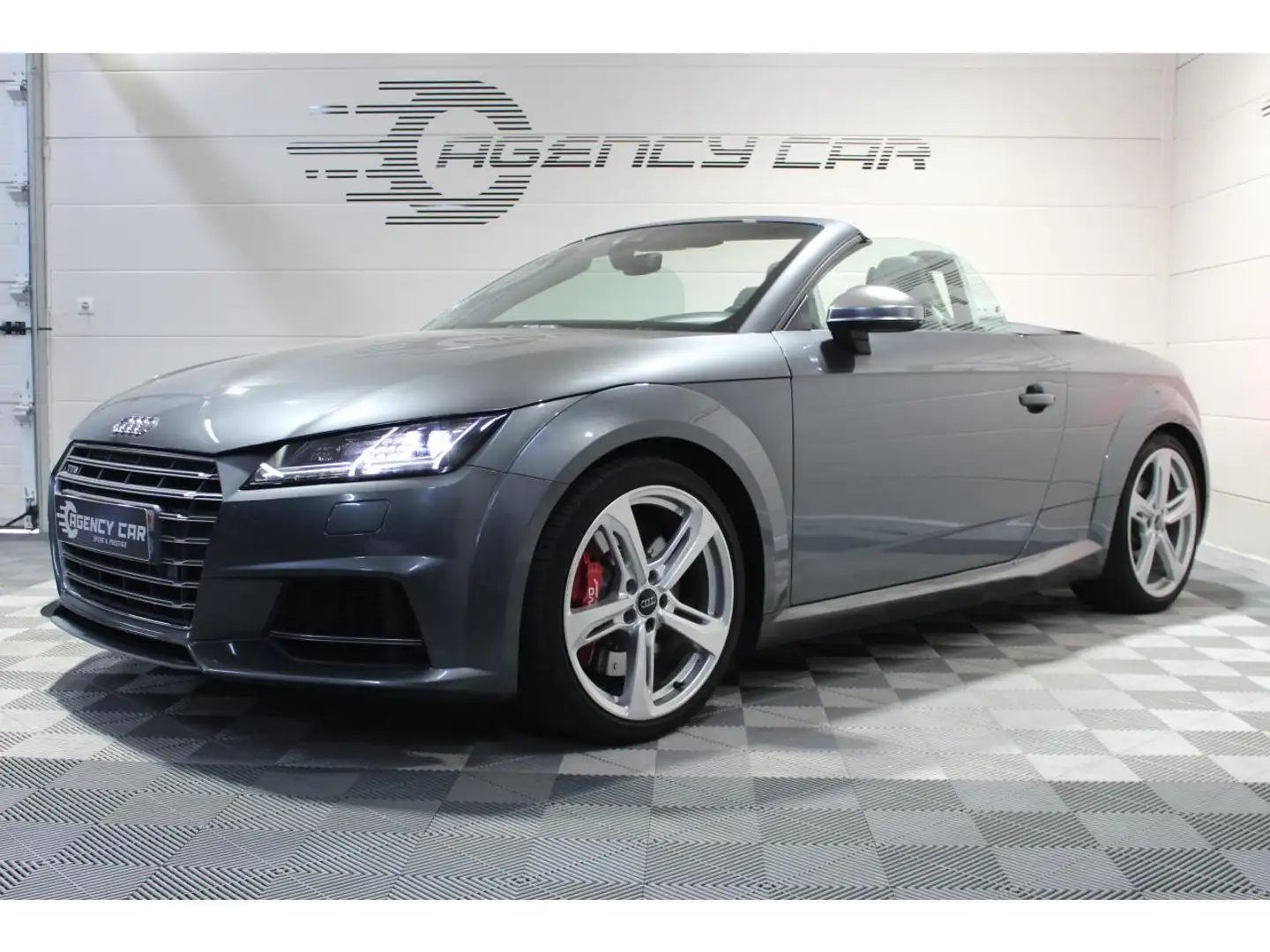 Audi TTS Quattro 310 S-tronic véhicule FR Gris - 2