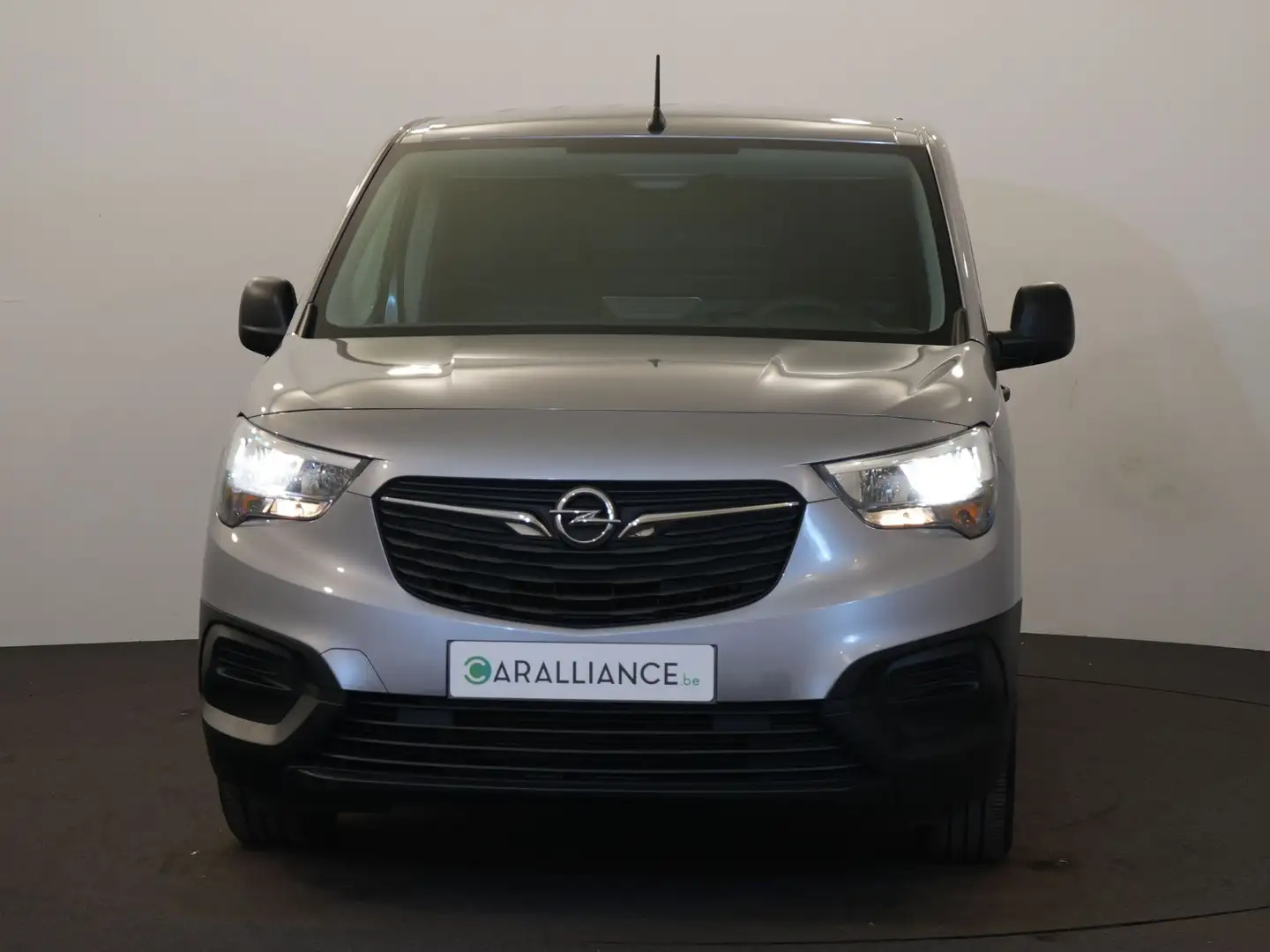 Opel Combo 1.5D Turbo|NAVbyAPP|Camera| Grijs - 2