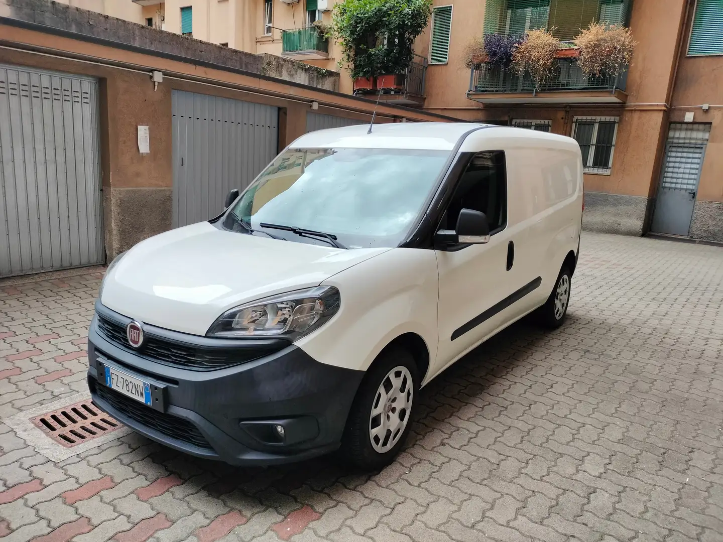 Fiat Doblò Maxi 3 posti 1.4 Benzina/Metano km14945 Blanc - 1