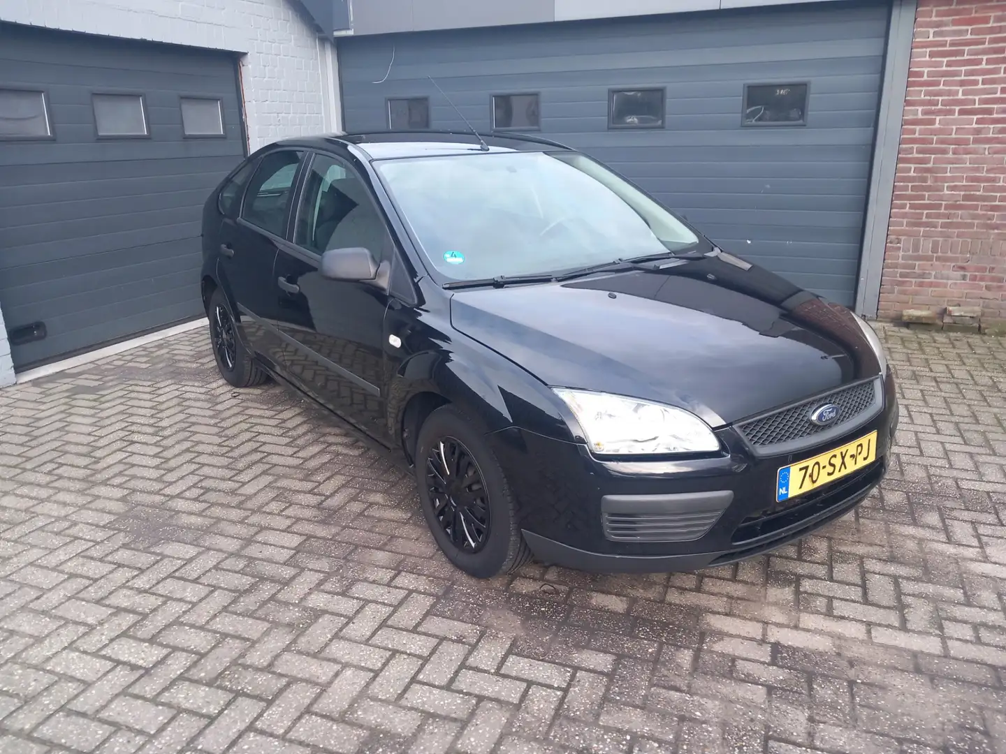 Ford Focus 1.6-16V Champion,Airco,Cruise control,Trekhaak Schwarz - 2