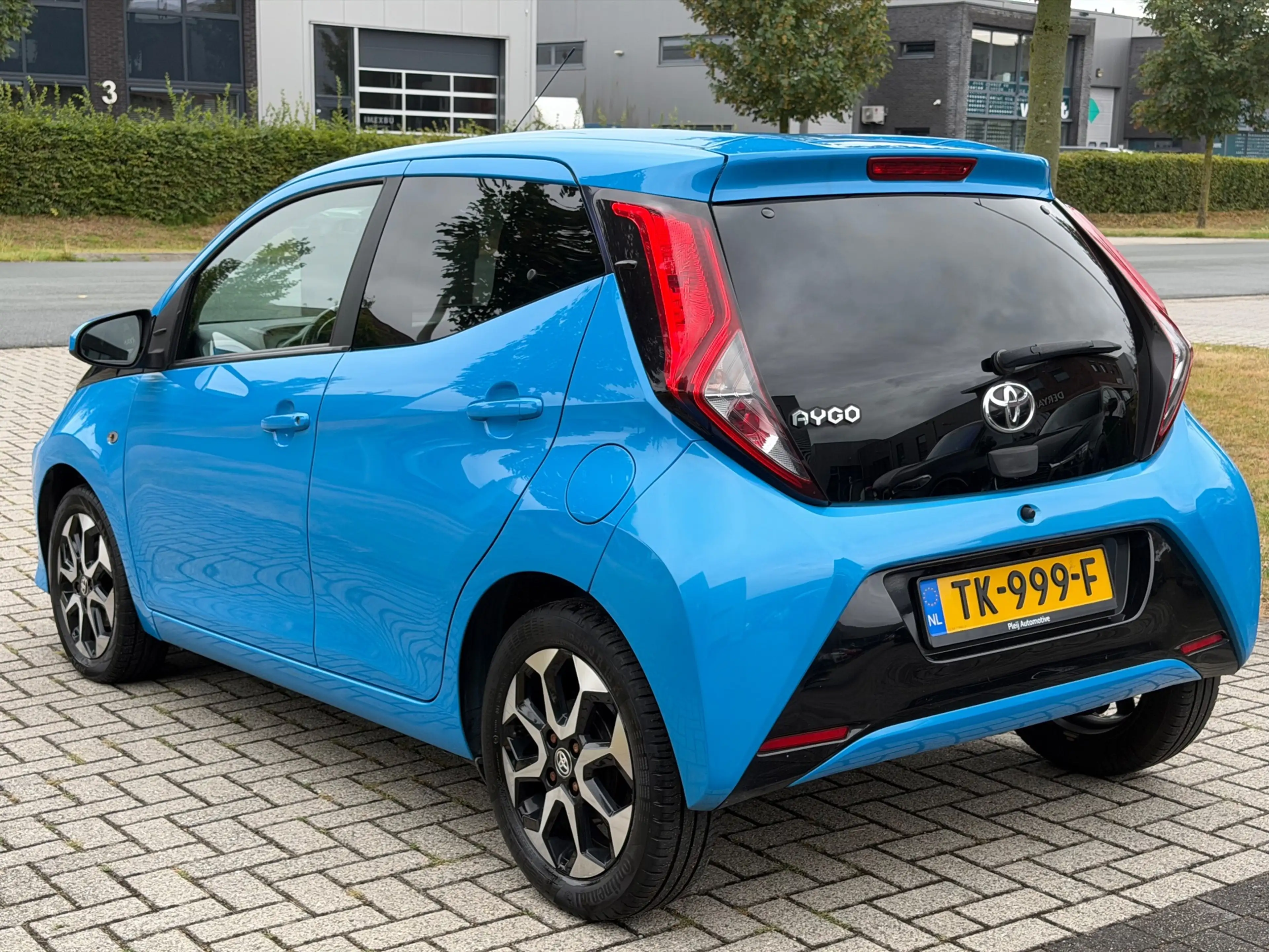 Toyota Aygo 1.0 VVT-i x-clusiv — photo 18
