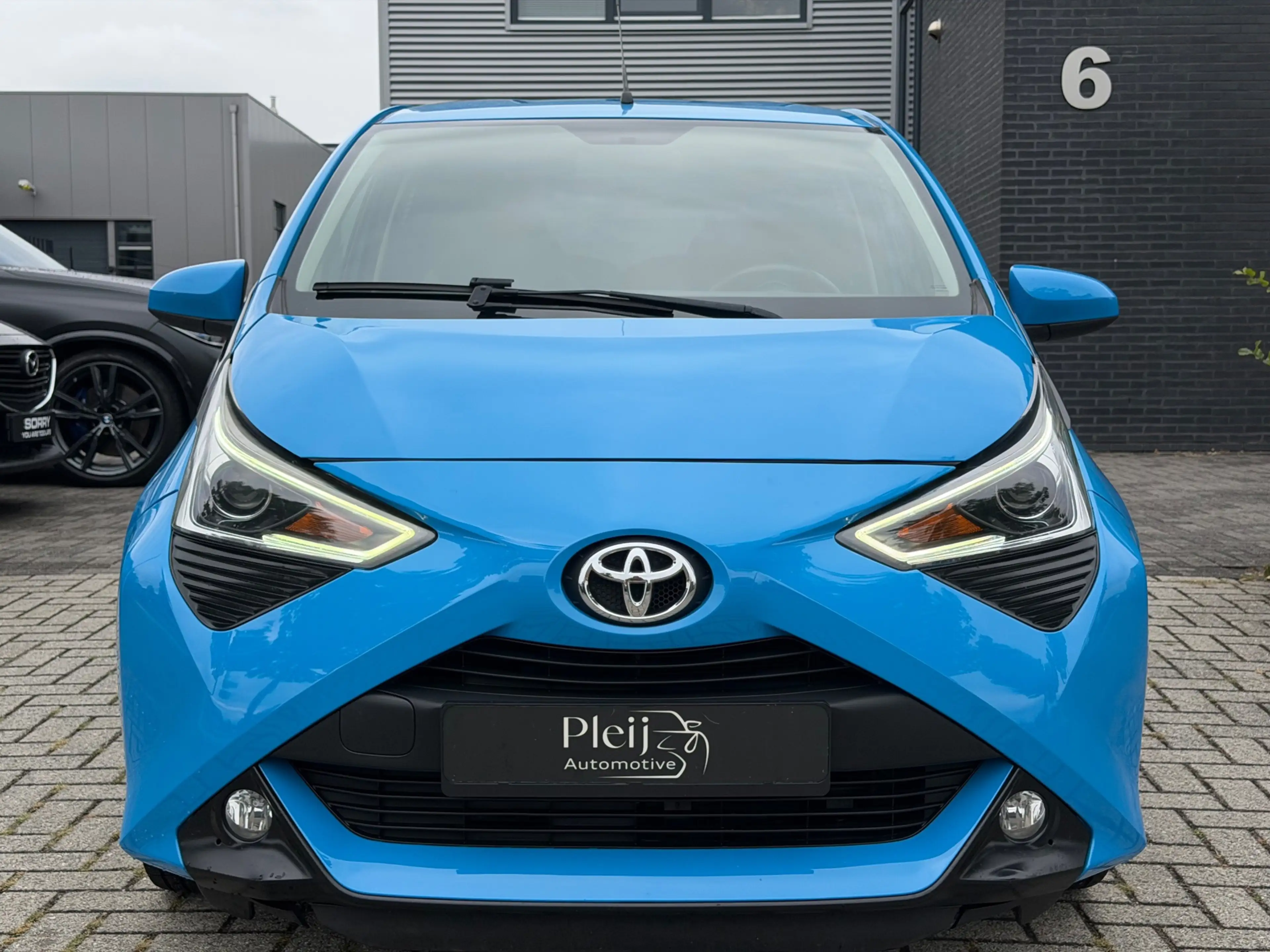 Toyota Aygo 1.0 VVT-i x-clusiv — photo 4