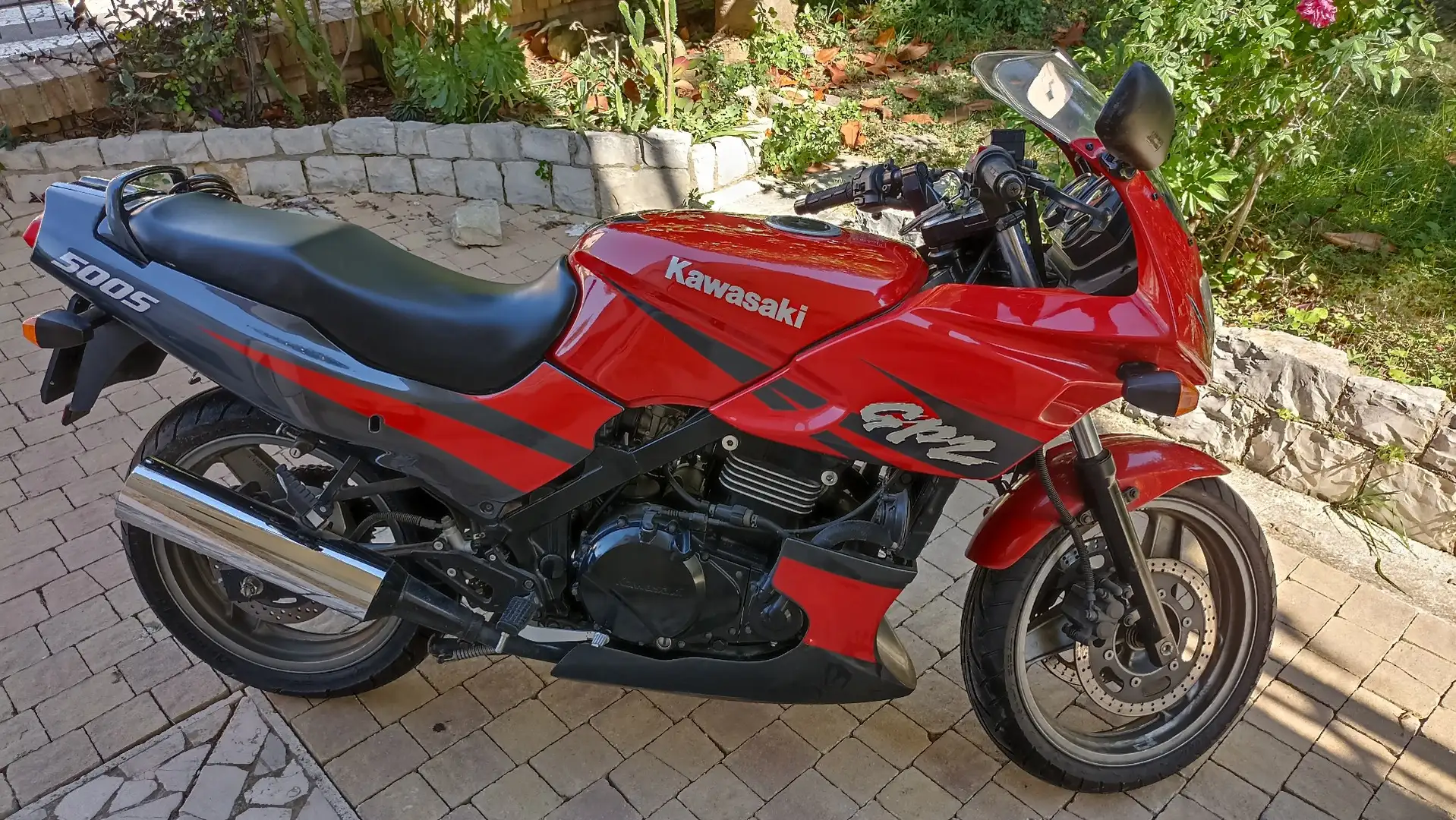 Kawasaki GPZ 500 S Rojo - 1