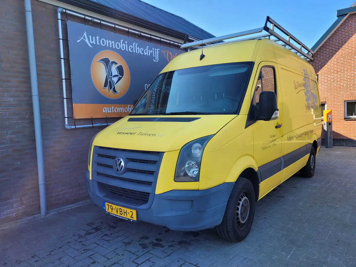 Volkswagen Crafter 32 2.5 TDI L2H2 Yellow - 1