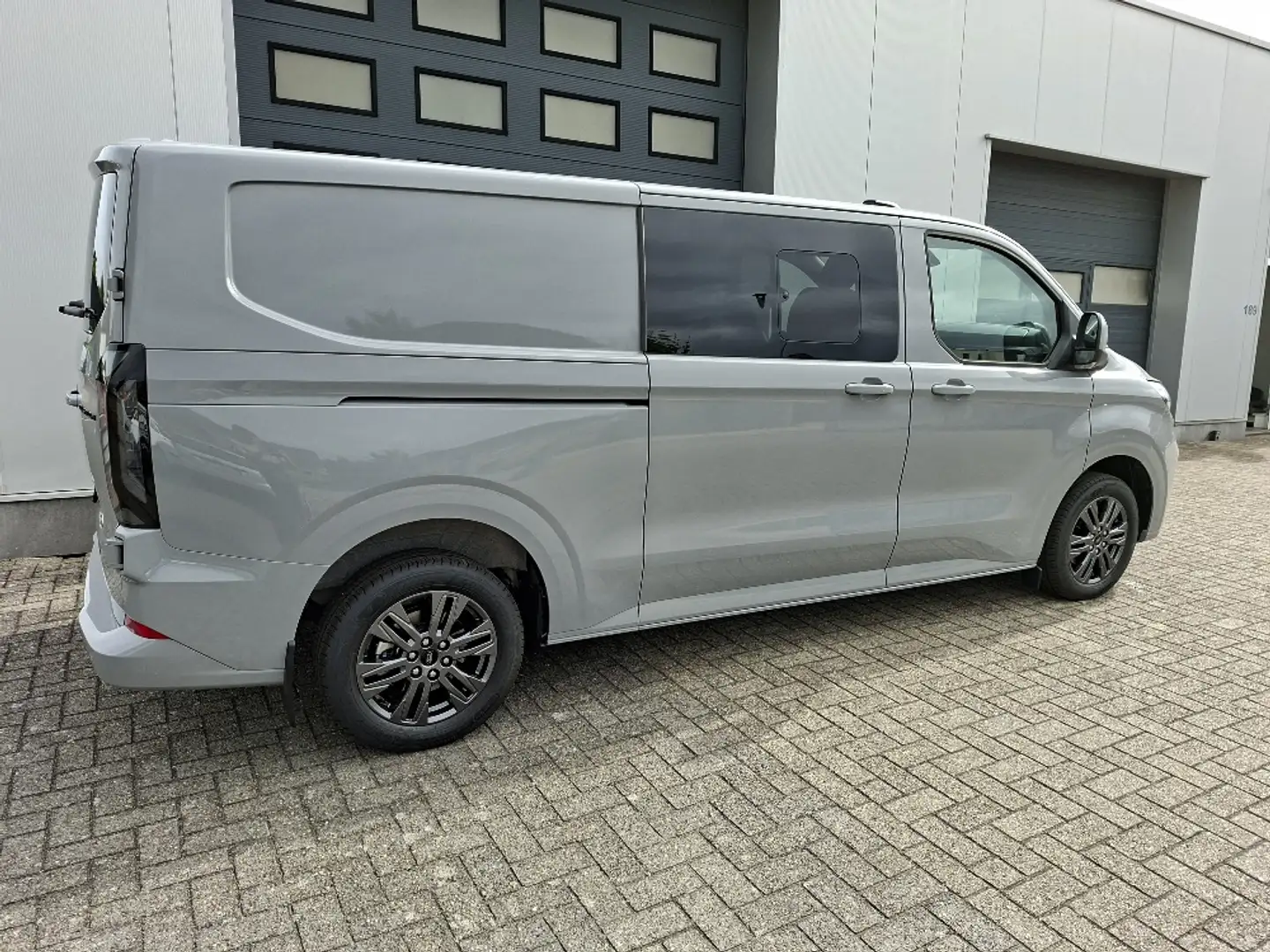 Ford Transit Custom 320L2 limited 170pk AUT 5pl ADAPT cruise 5j waarbo Gris - 2