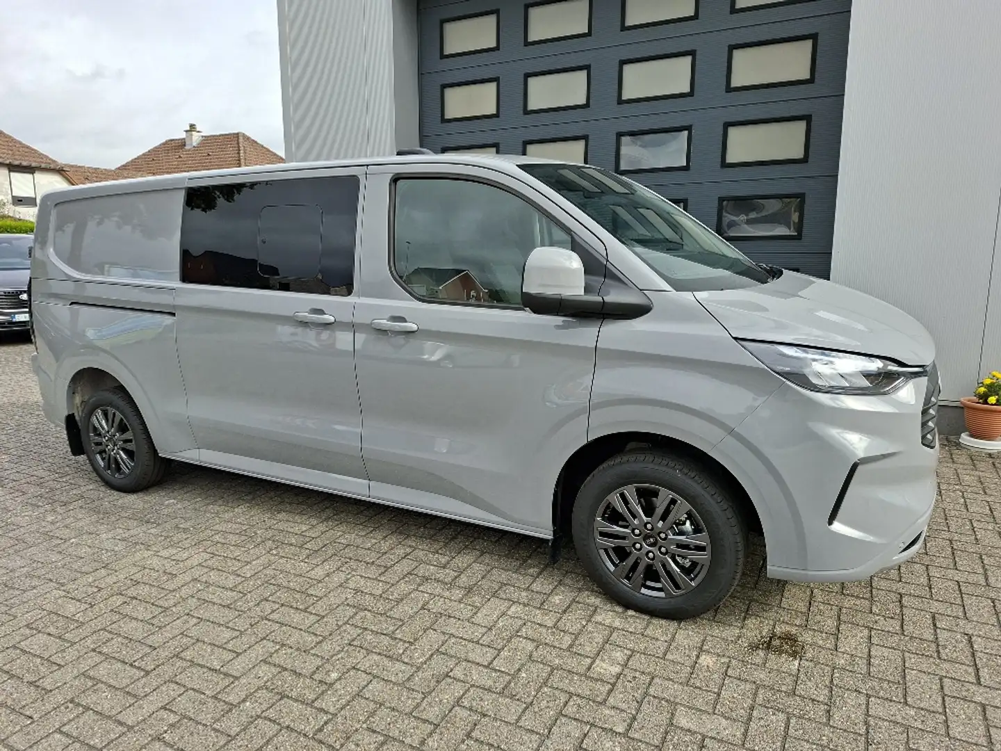 Ford Transit Custom 320L2 limited 170pk AUT 5pl ADAPT cruise 5j waarbo Gris - 1