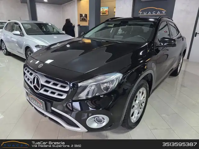Mercedes-Benz GLA 200 Premium GLA 200 D