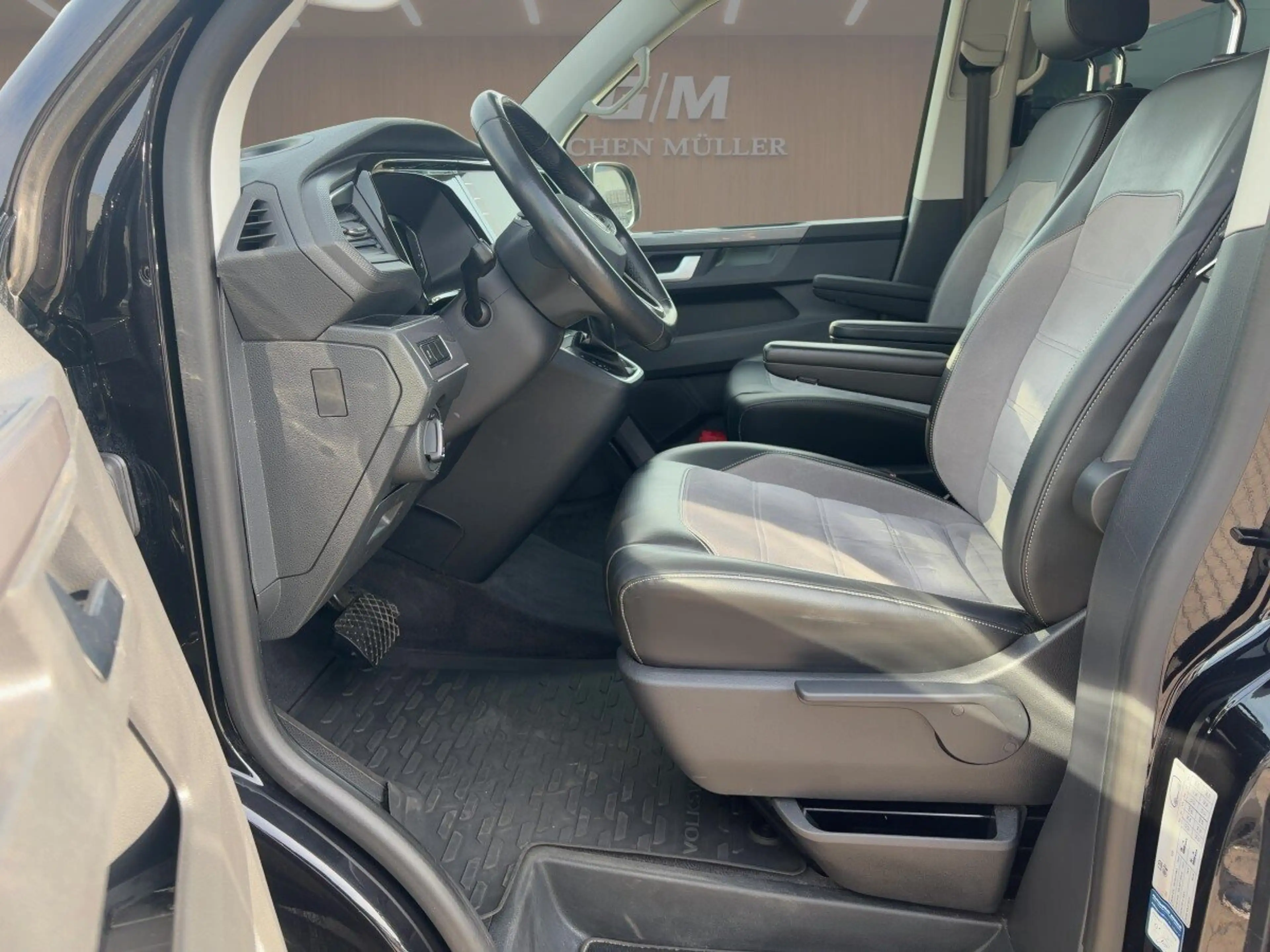 Volkswagen T6.1 Transporter T6.1 2.0TDI 4Motion Multivan Highline NAVI+LED+KLIMA+ACC+ — photo 6