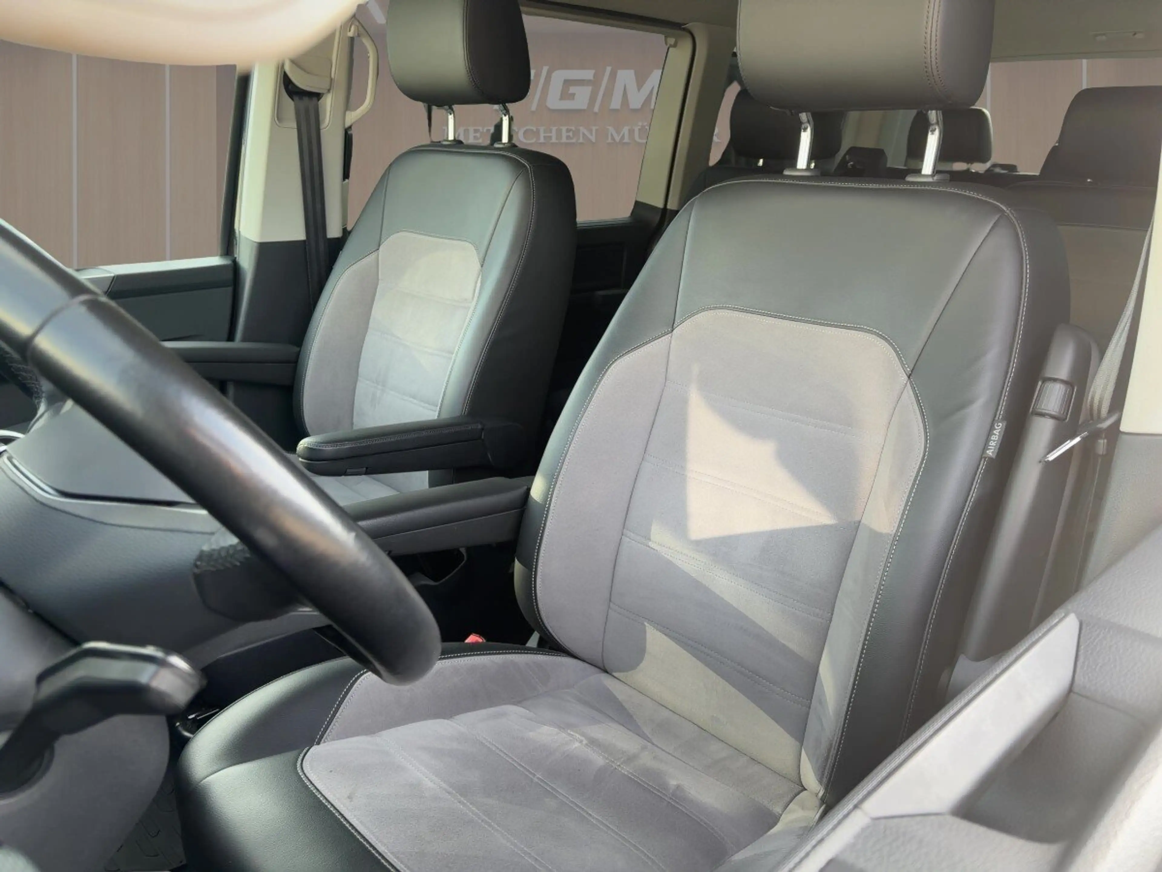 Volkswagen T6.1 Transporter T6.1 2.0TDI 4Motion Multivan Highline NAVI+LED+KLIMA+ACC+ — photo 12