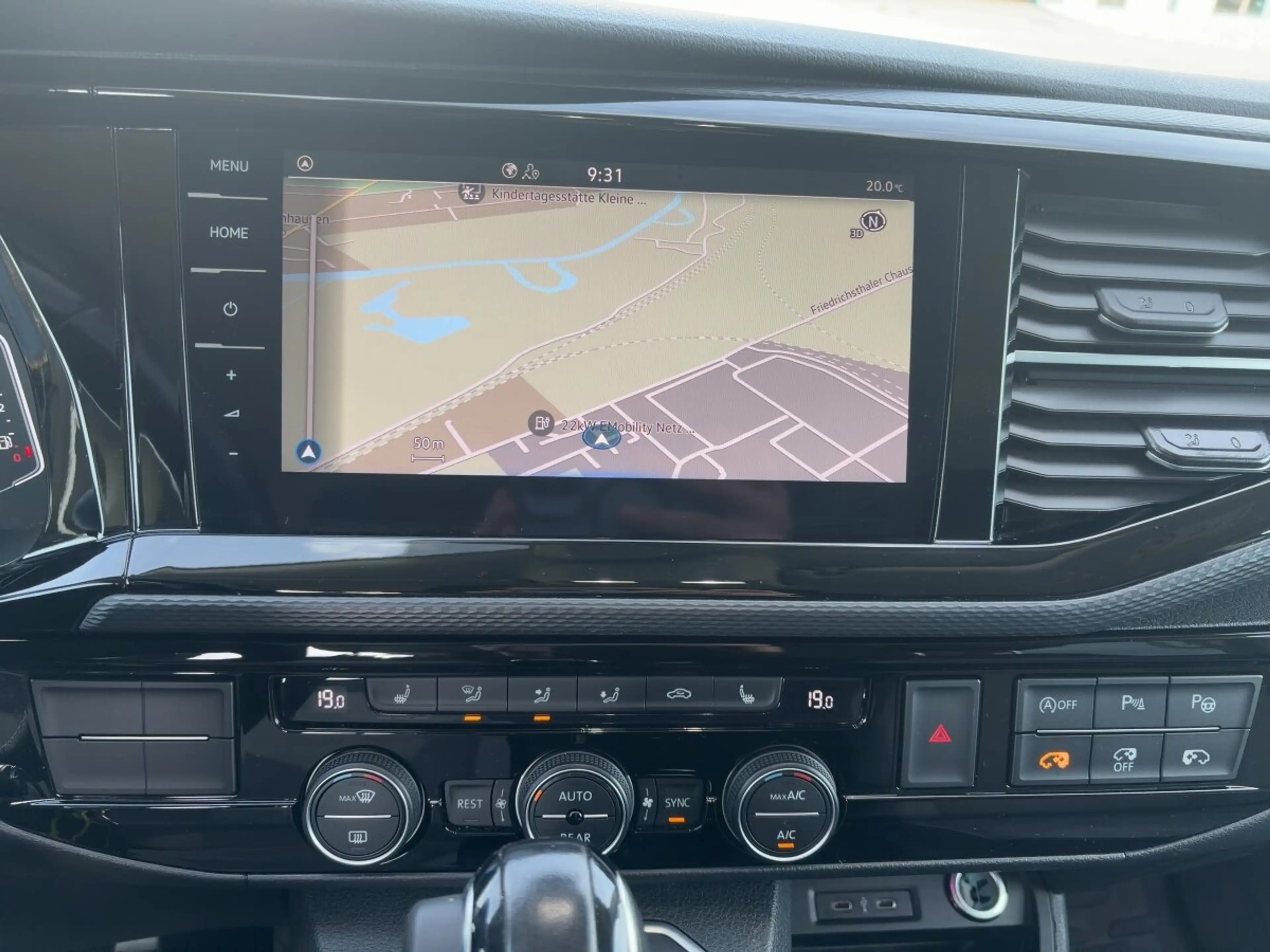 Volkswagen T6.1 Transporter T6.1 2.0TDI 4Motion Multivan Highline NAVI+LED+KLIMA+ACC+ — photo 10